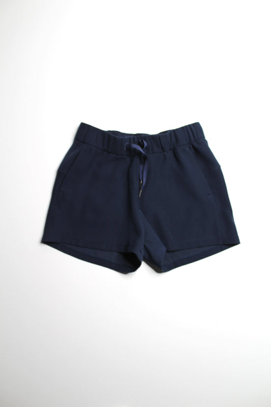 Lululemon true navy ‘on the fly’ shorts, size 4 *woven