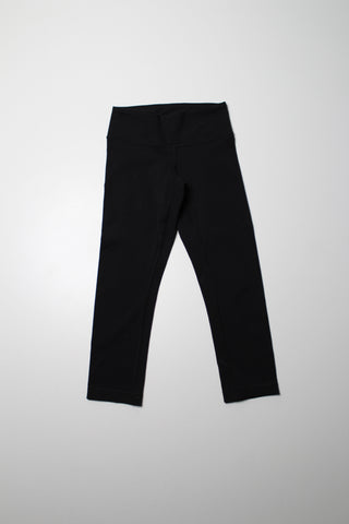 Lululemon black ‘wunder under’ crop legging, size 2 (21”) *regular rise