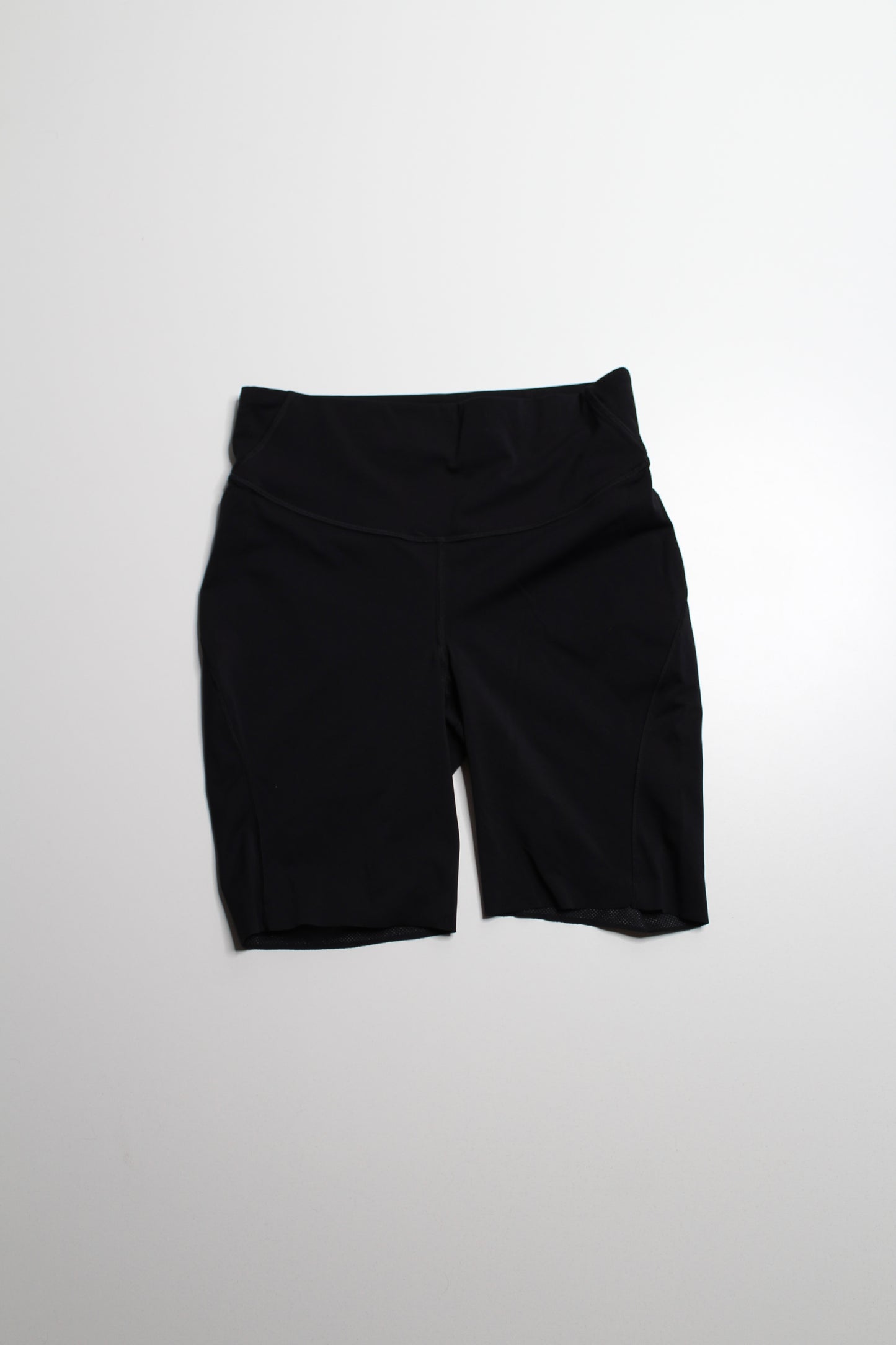 Lululemon black ‘base pace’ high rise shorts, size 8