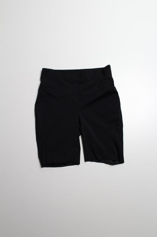 Lululemon black ‘base pace’ high rise shorts, size 8