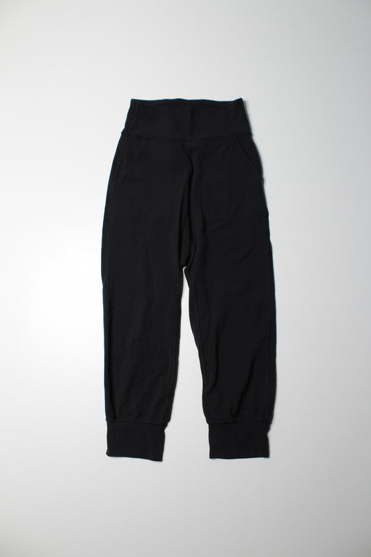 Lululemon black ‘align’ crop jogger, size 2