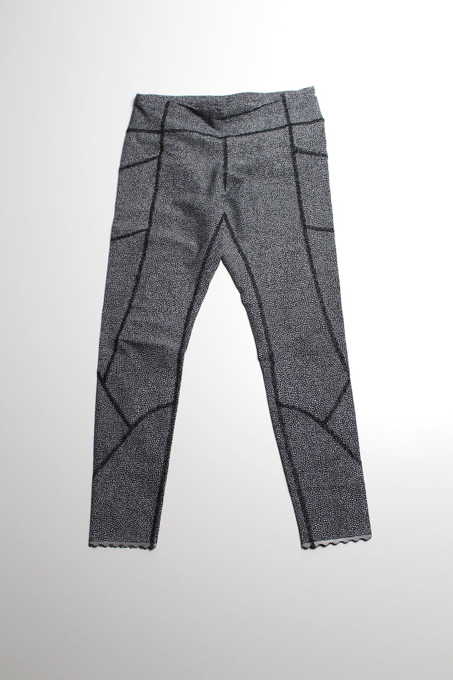 Lululemon chakra print alpine white black ‘tight stuff’ tights size 8 *full on luxtreme