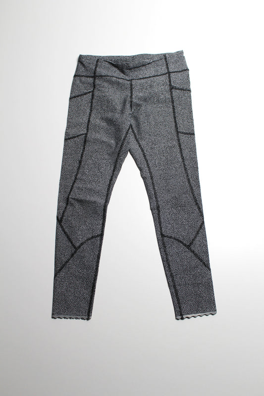 Lululemon chakra print alpine white black ‘tight stuff’ tights size 8 *full on luxtreme