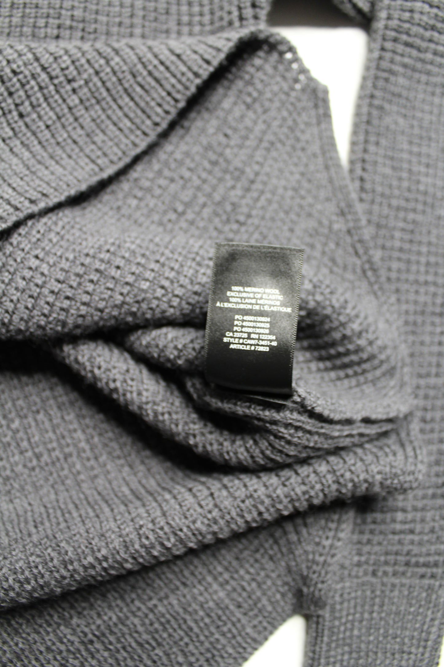 Aritzia Wilfred Free dark grey v neck knitted sweater, size xs
