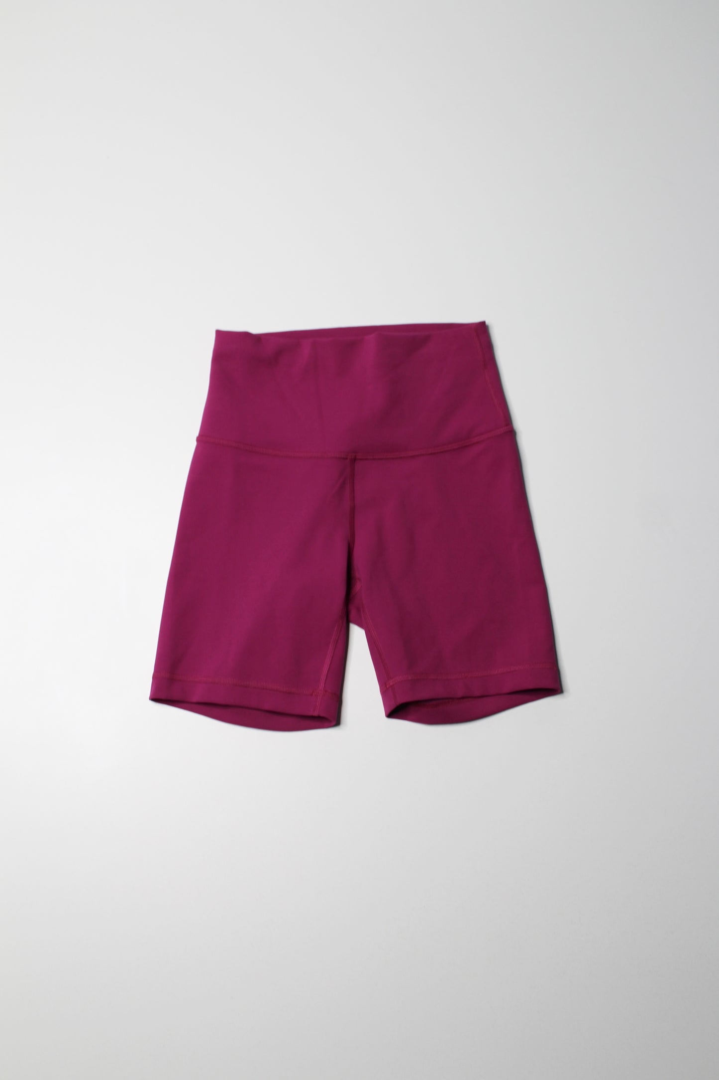 Lululemon raspberry ‘wunder train’ shorts, size 4 (6”)