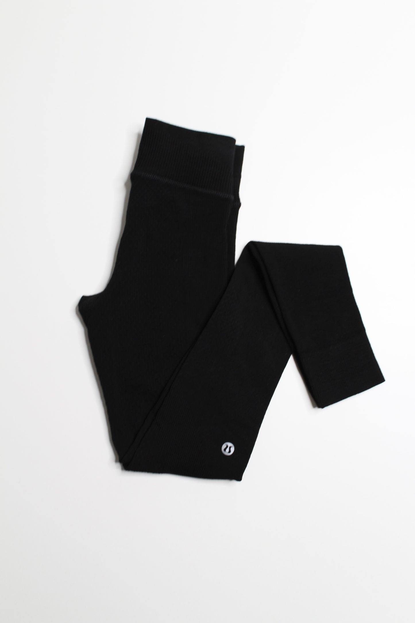 Lululemon black hiking merino wool blend base layer seamless tights, size 2 (28”) (was $58)