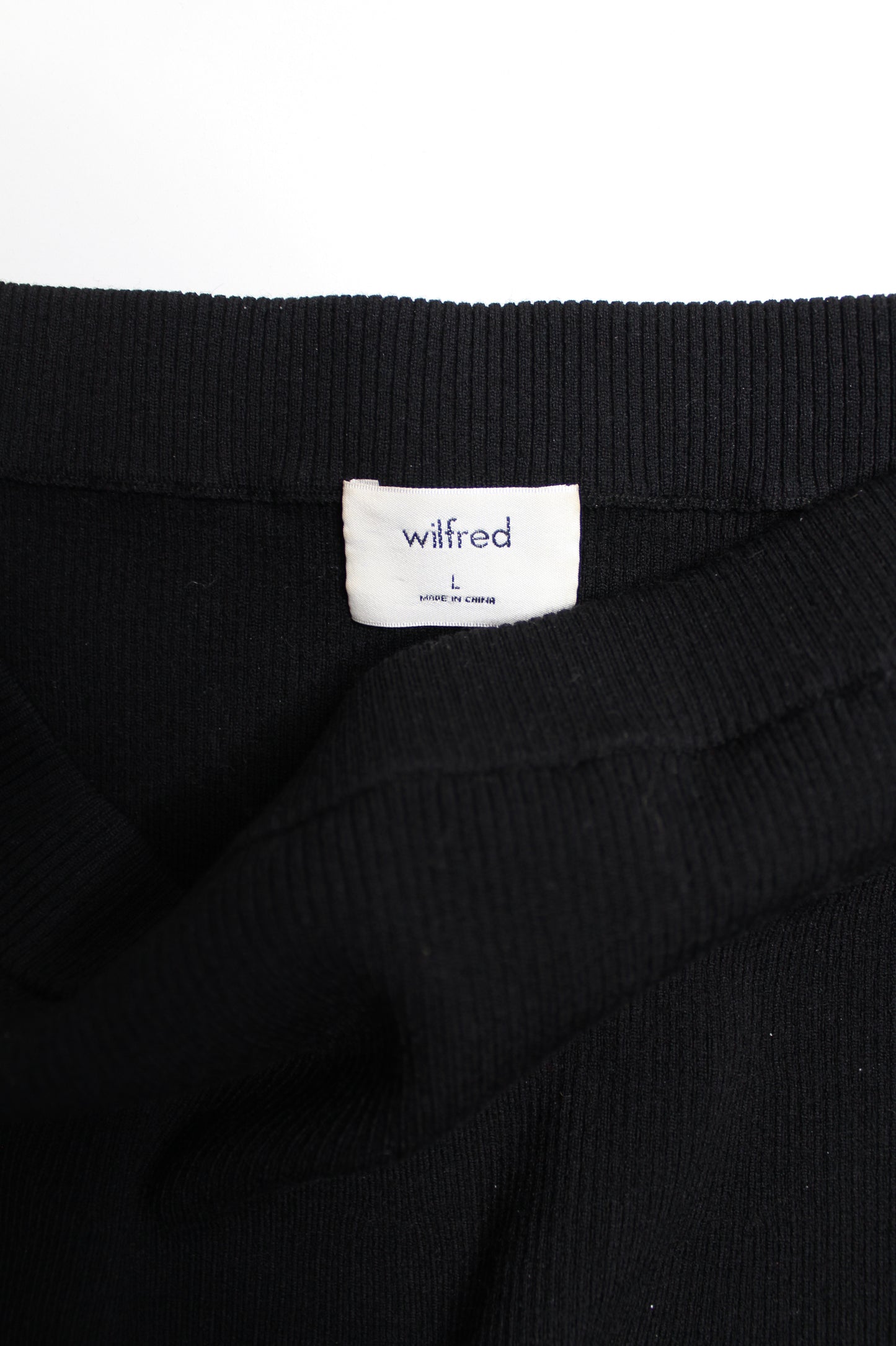 Aritzia Wilfred black ribbed bell sleeve sweater, size large