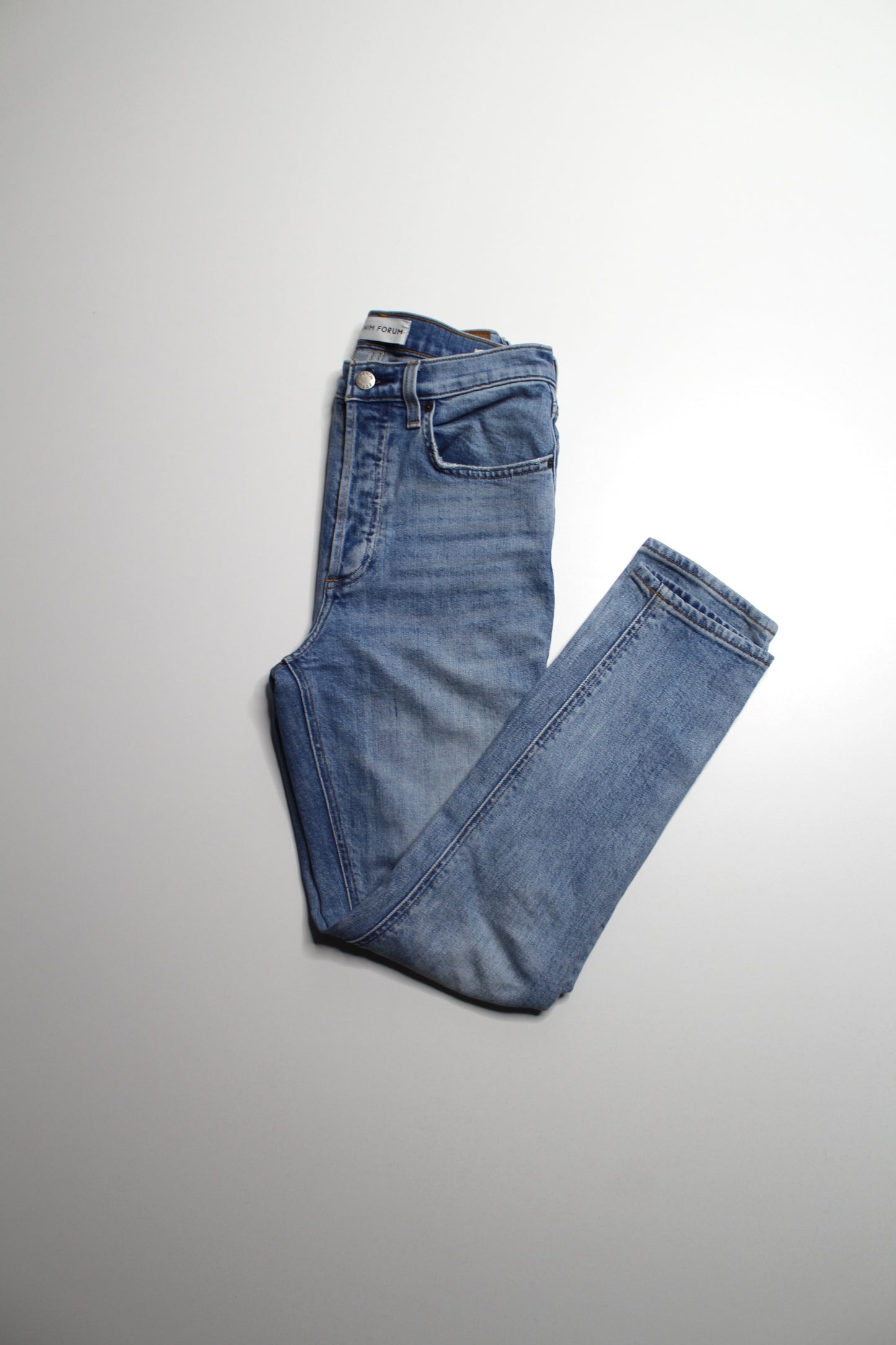 Aritzia Denim Forum yoko high rise slim jeans, size 27 (26L)