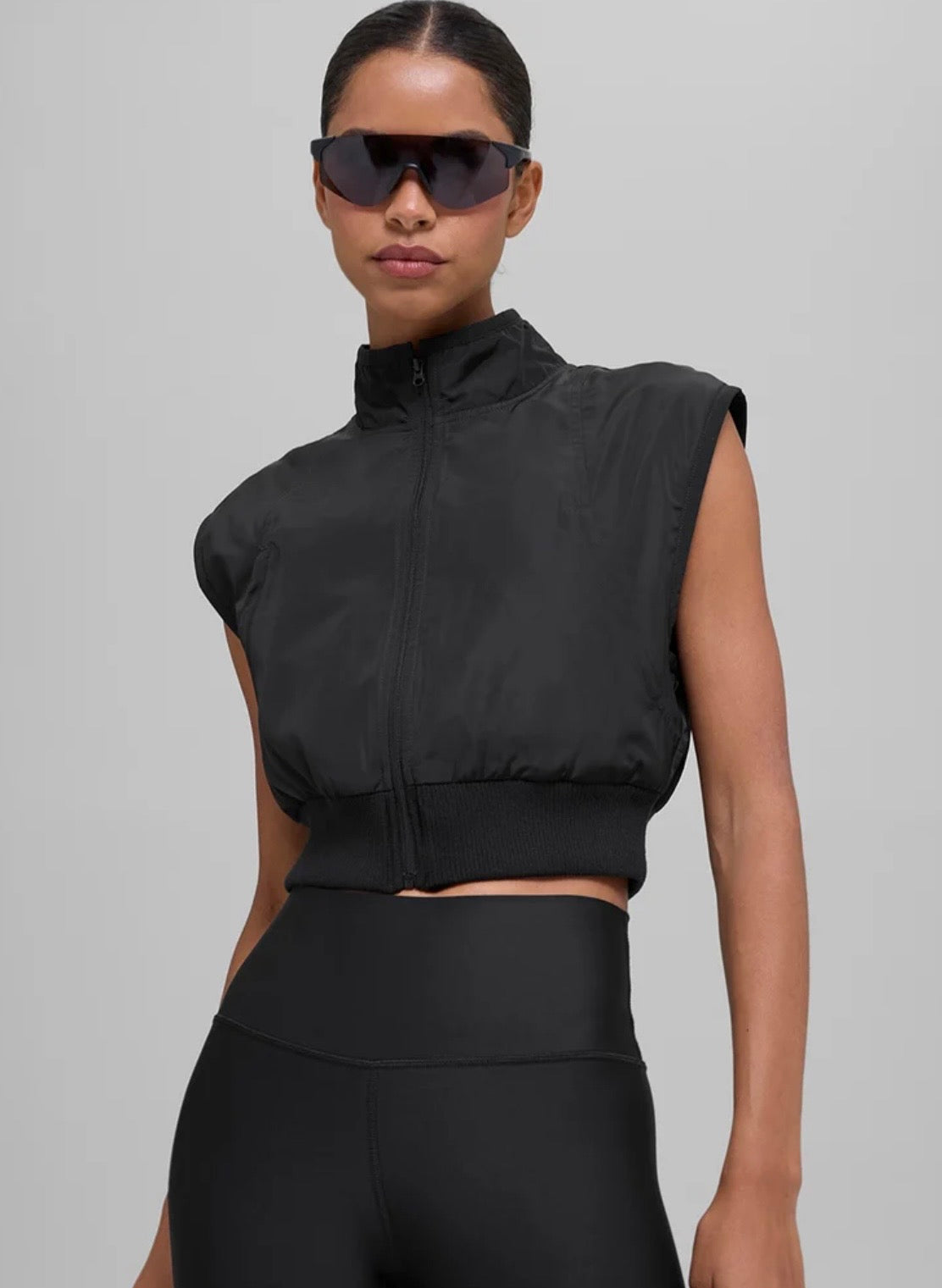 Alo black ‘in motion’ cropped vest, size small