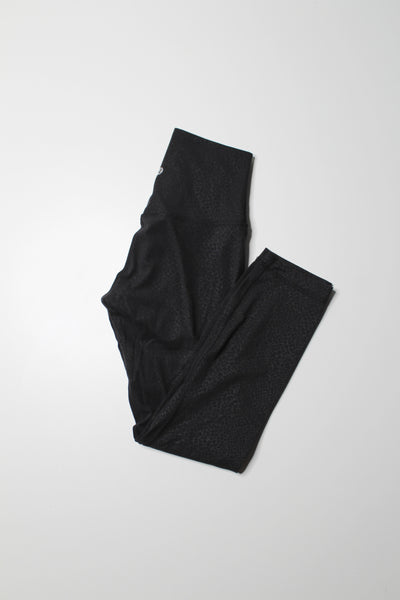 Lululemon black formulate embossed ‘align’ crop legging, size 4 (23”)