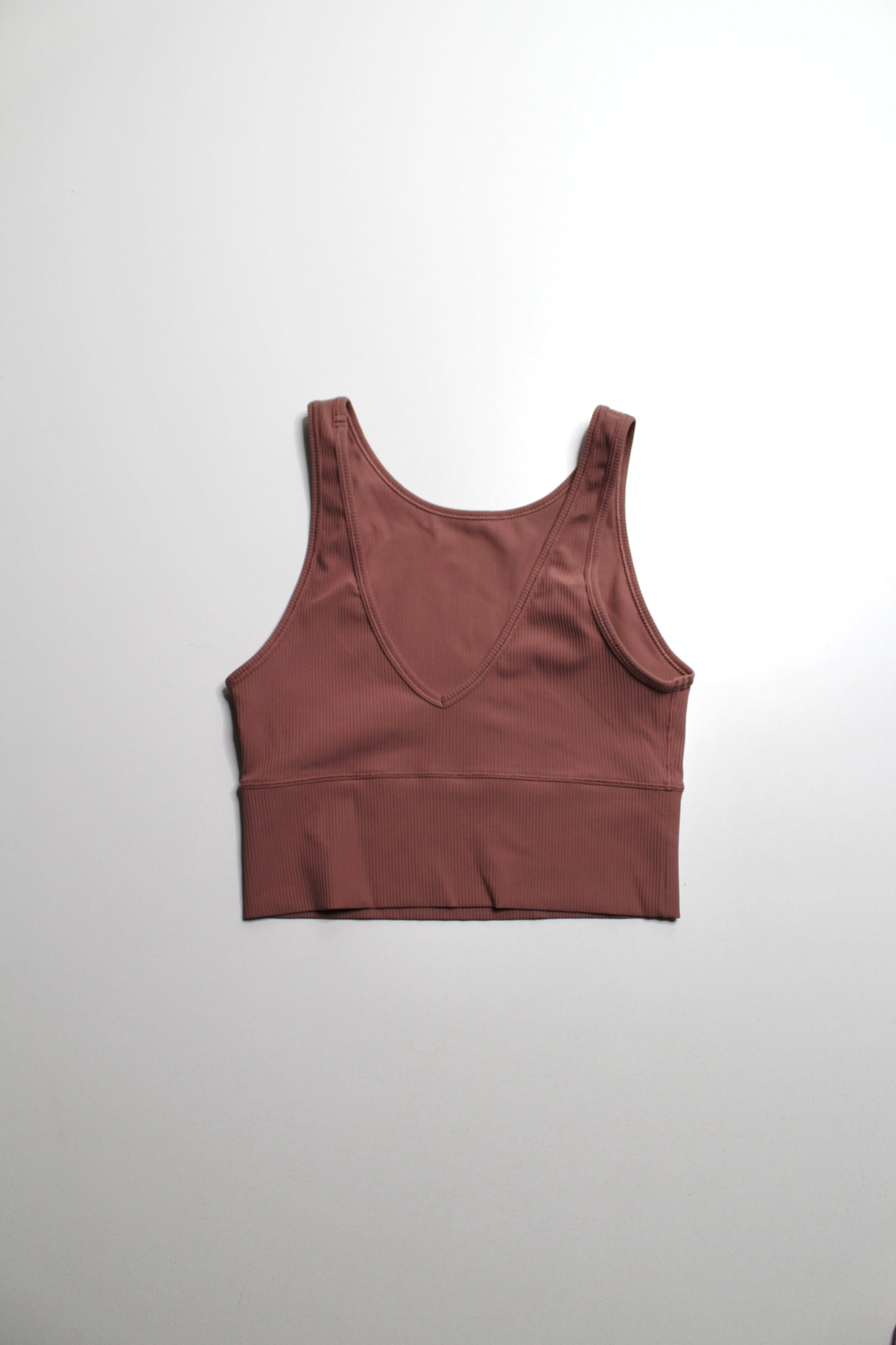 Lululemon ‘power pivot’ tank, no size. Fits like 6
