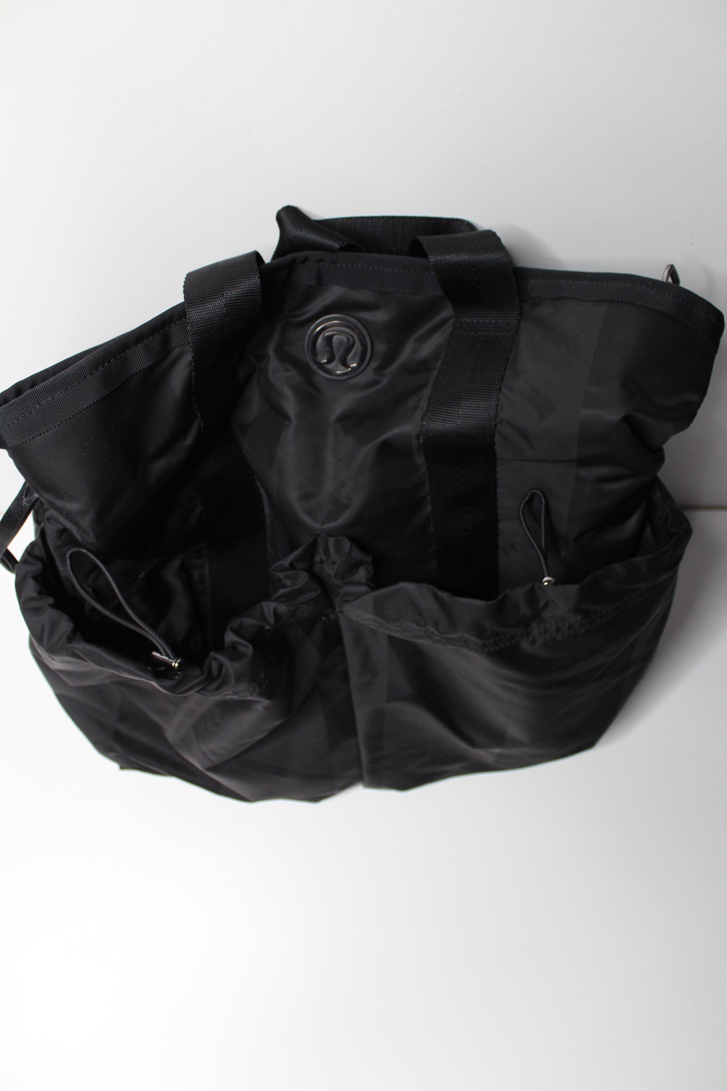 Lululemon black ‘flow and go’ tote