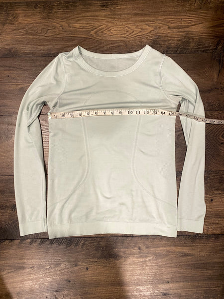 Lululemon light green swiftly breeze long sleeve, no size. Fits 4/6