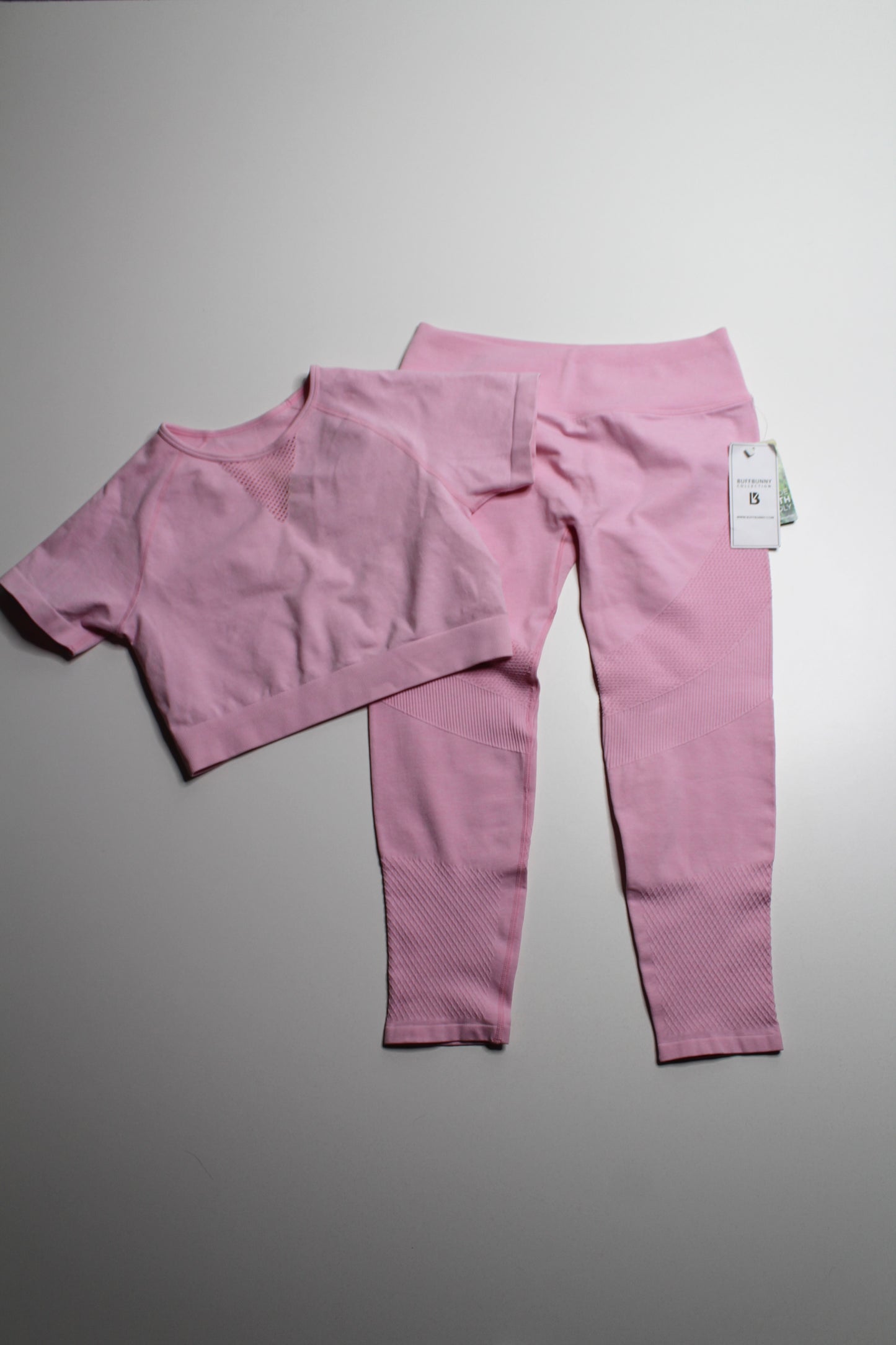 Buff Bunny pink seamless cropped t shirt, size medium *matching leggings available (additional 20% off)