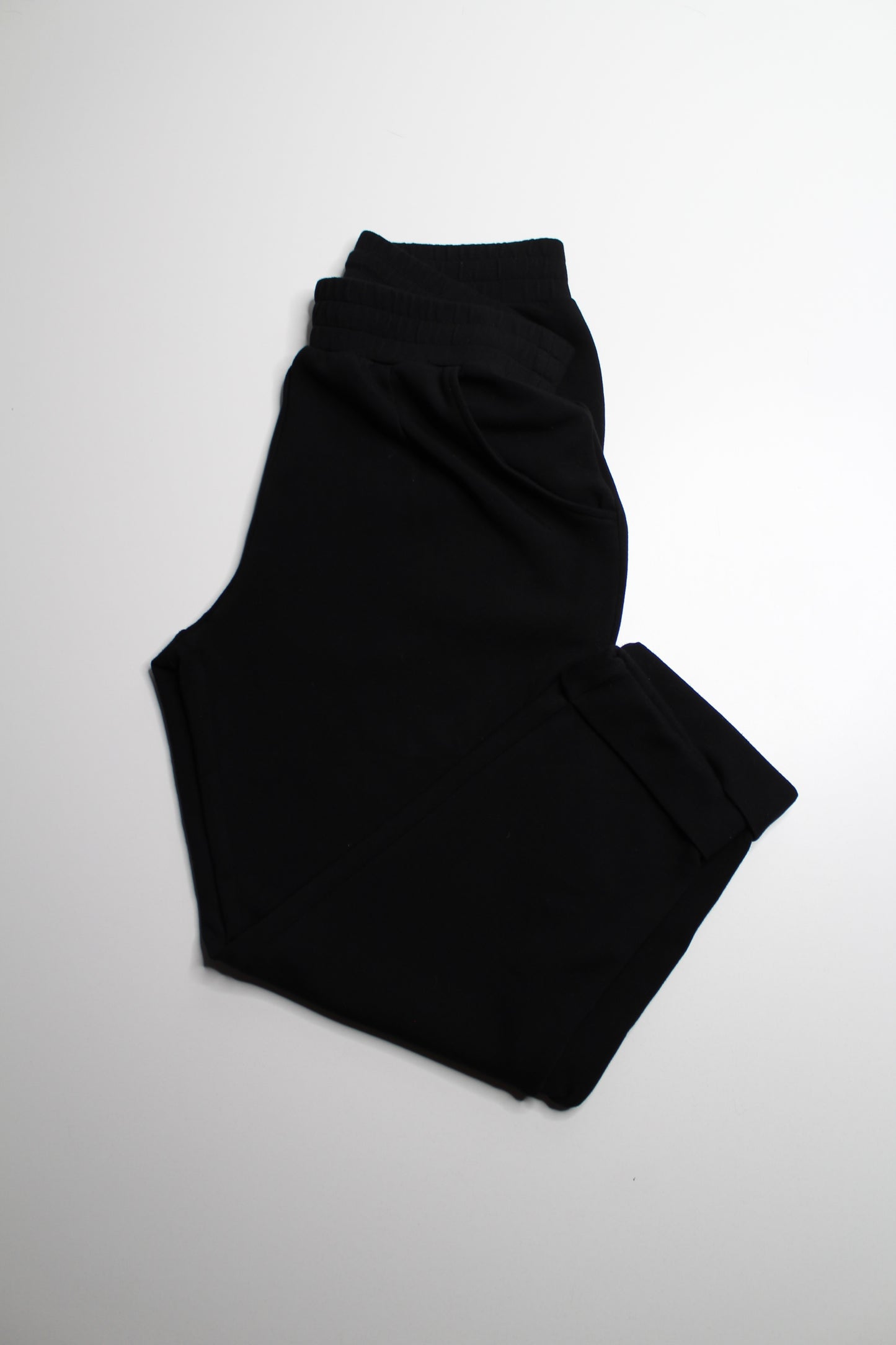 Varley black 'rolled cuff' double soft jogger, size medium *matching sweater available