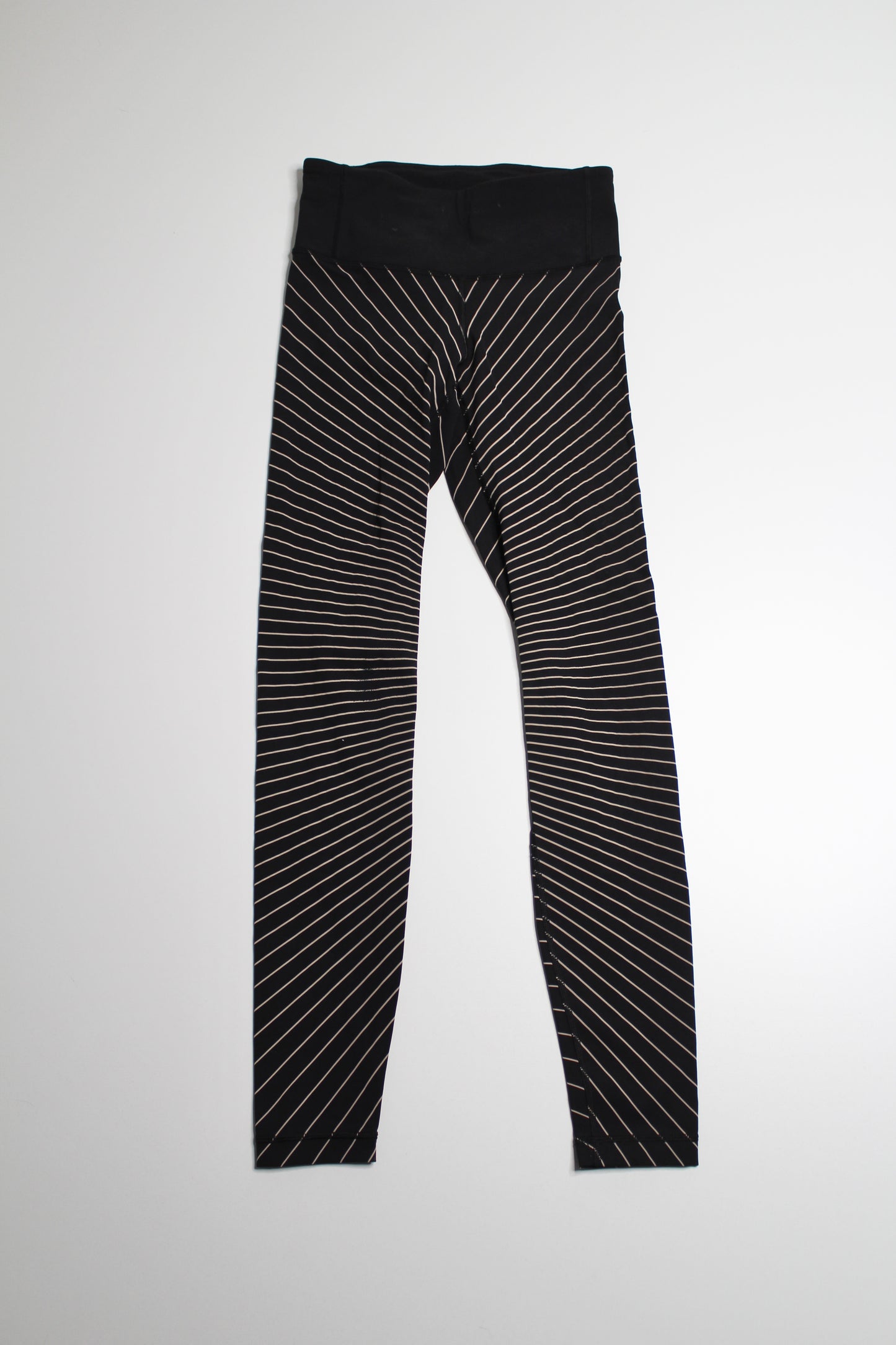 Lululemon high beam black soft sand reflective black / metallic stripe speed wunder under leggings, size 4 (28”) *special edition reflective *flaw