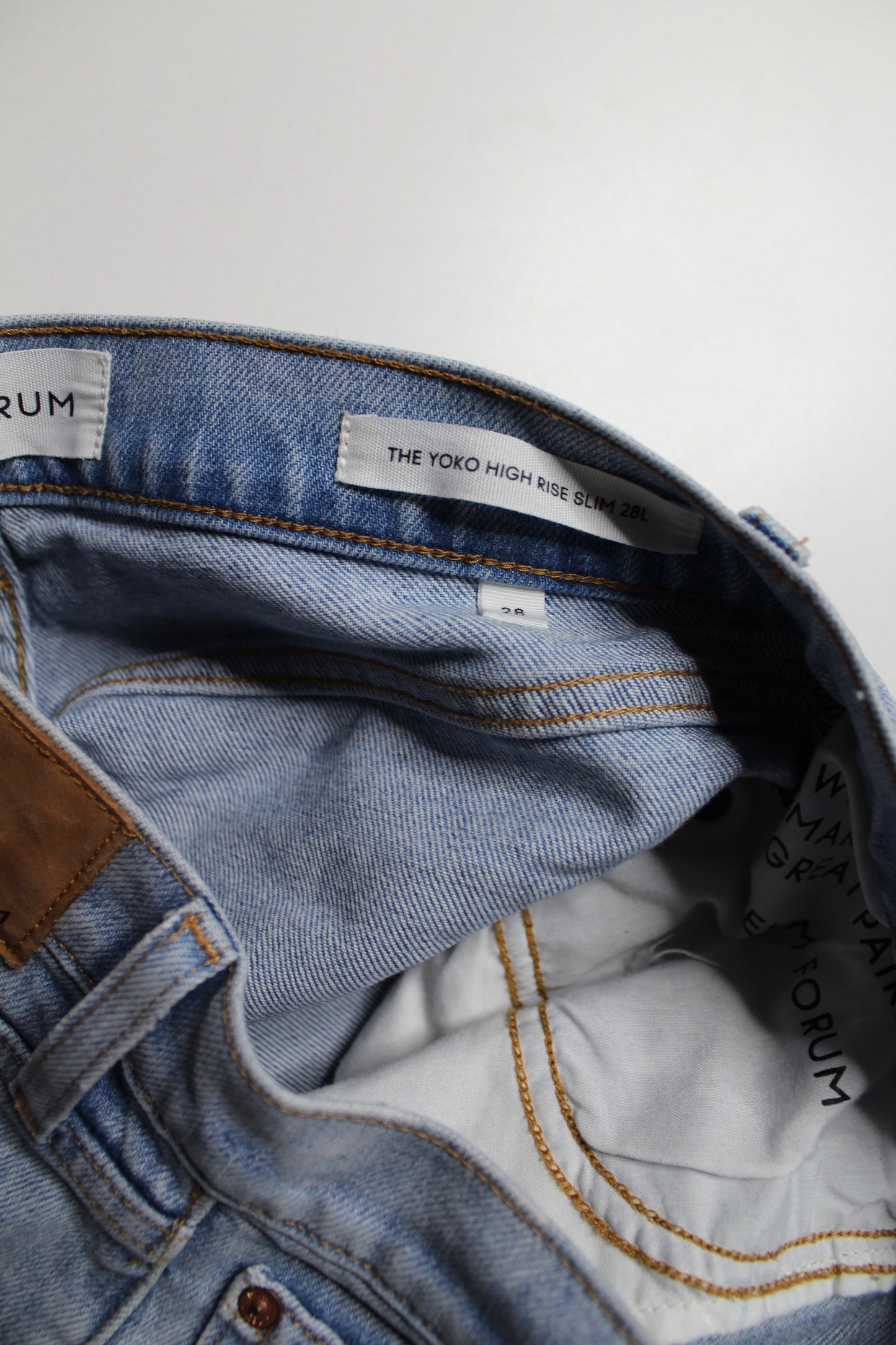 Aritzia Denim Forum ‘yoko high rise slim’ jeans, size 28 (28L)