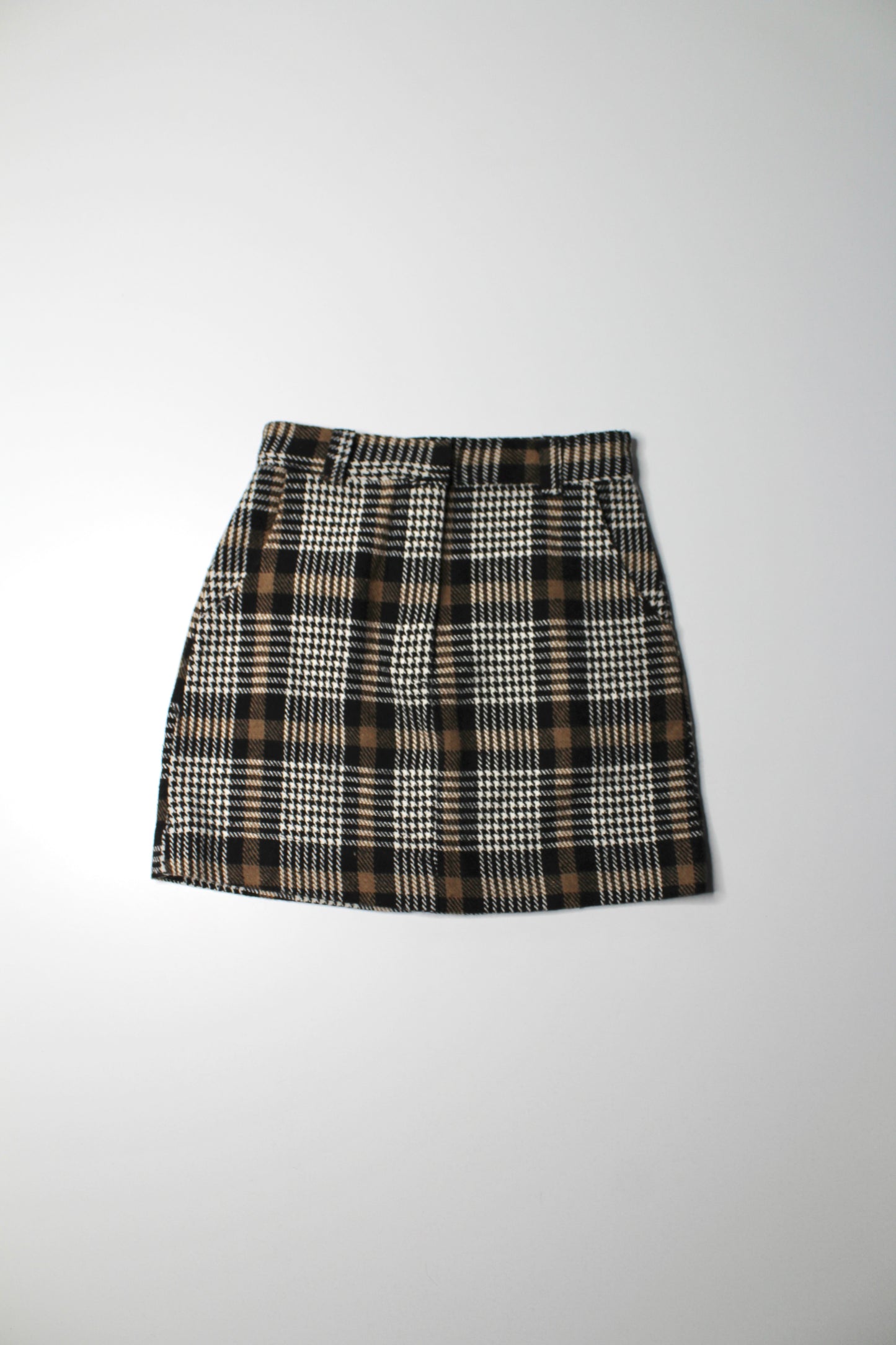 Anthropologie En Saison plaid mini skirt, size small