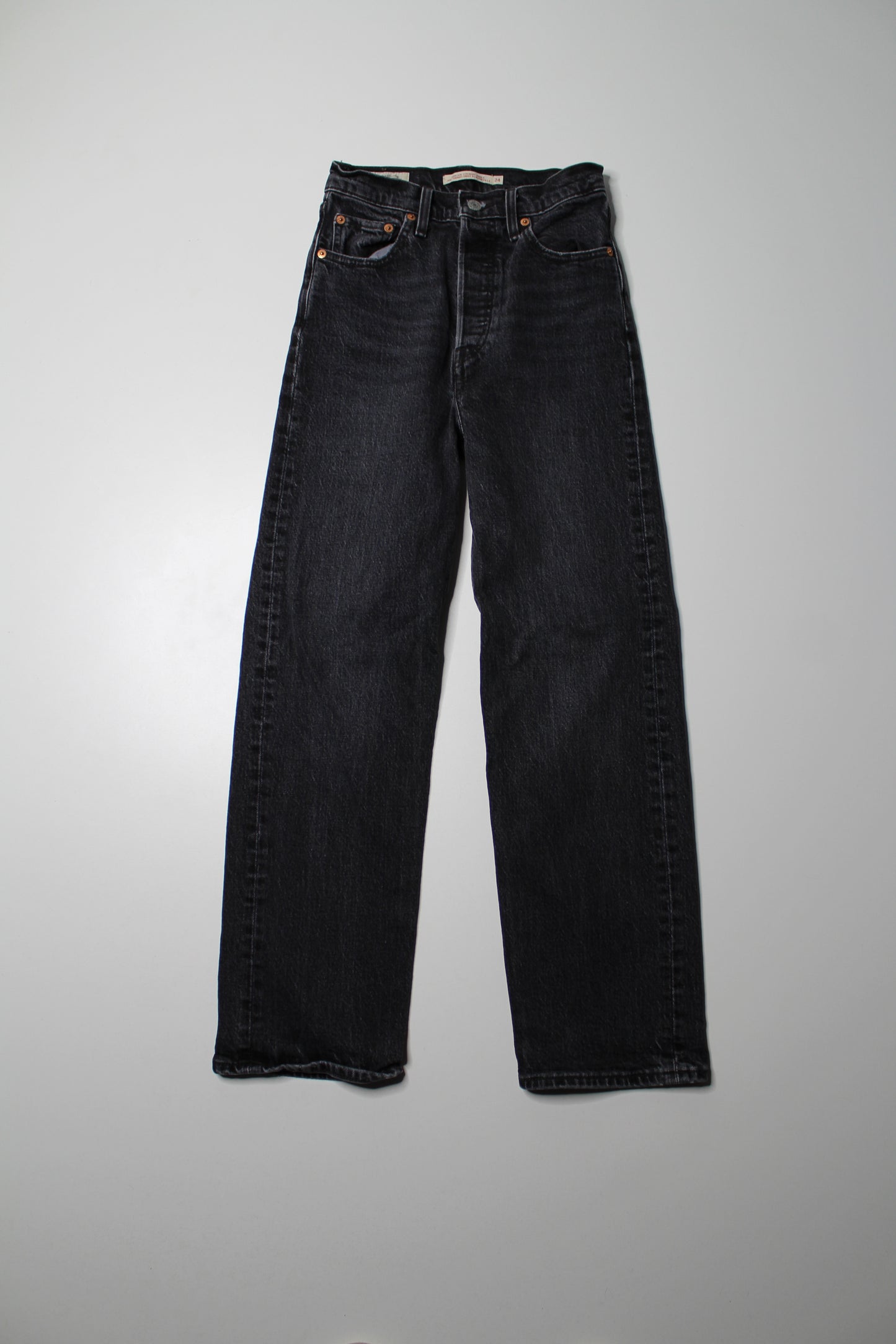 Levi’s ribcage straight ankle jeans, size 24