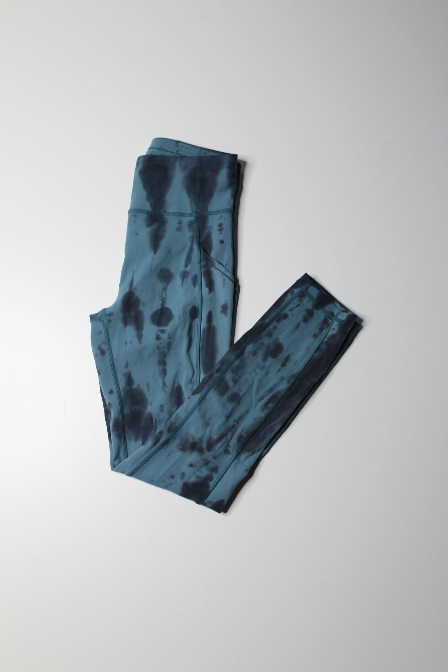 Lululemon forest shibori graphite grey desert teal ‘invigorate high rise’ tights, size 4 (25”) *wash