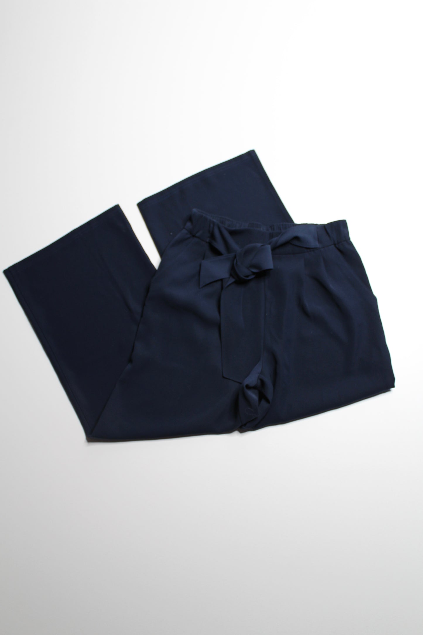 Lululemon true navy tie front belted ‘noir’ wide leg pant, size 8 (27”) (was $58)