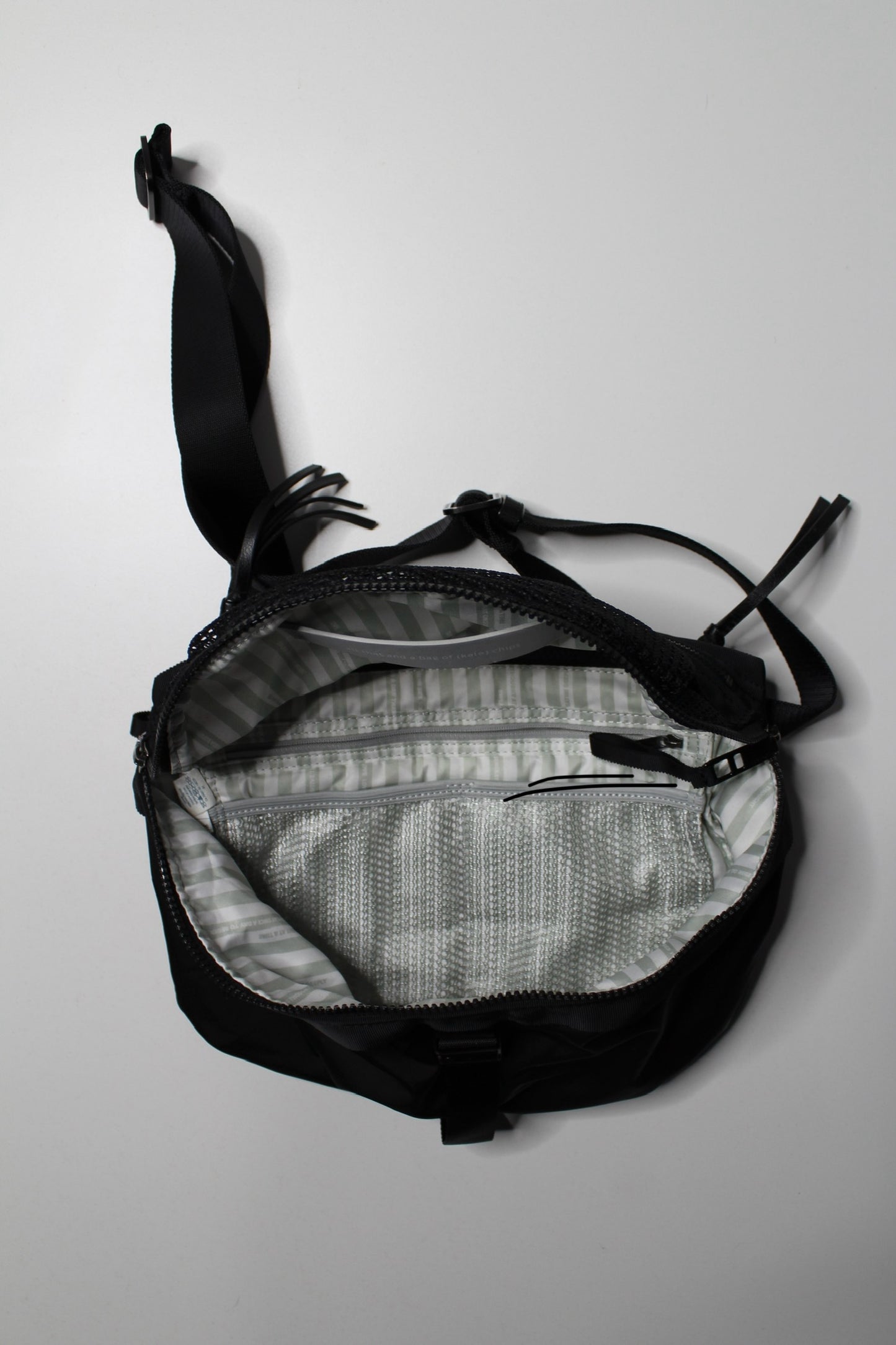 Lululemon black ‘go lightly’ crossbody bag