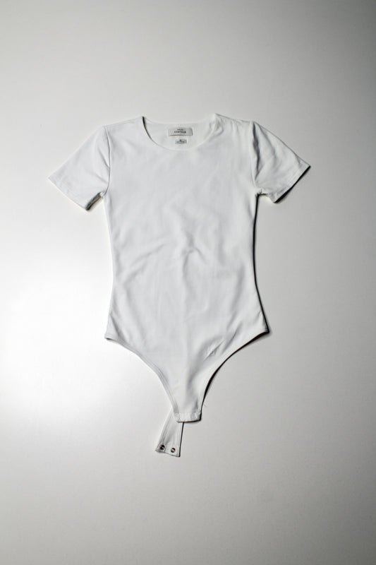 Aritzia Babaton white ‘contour crew’ short sleeve bodysuit, size xs