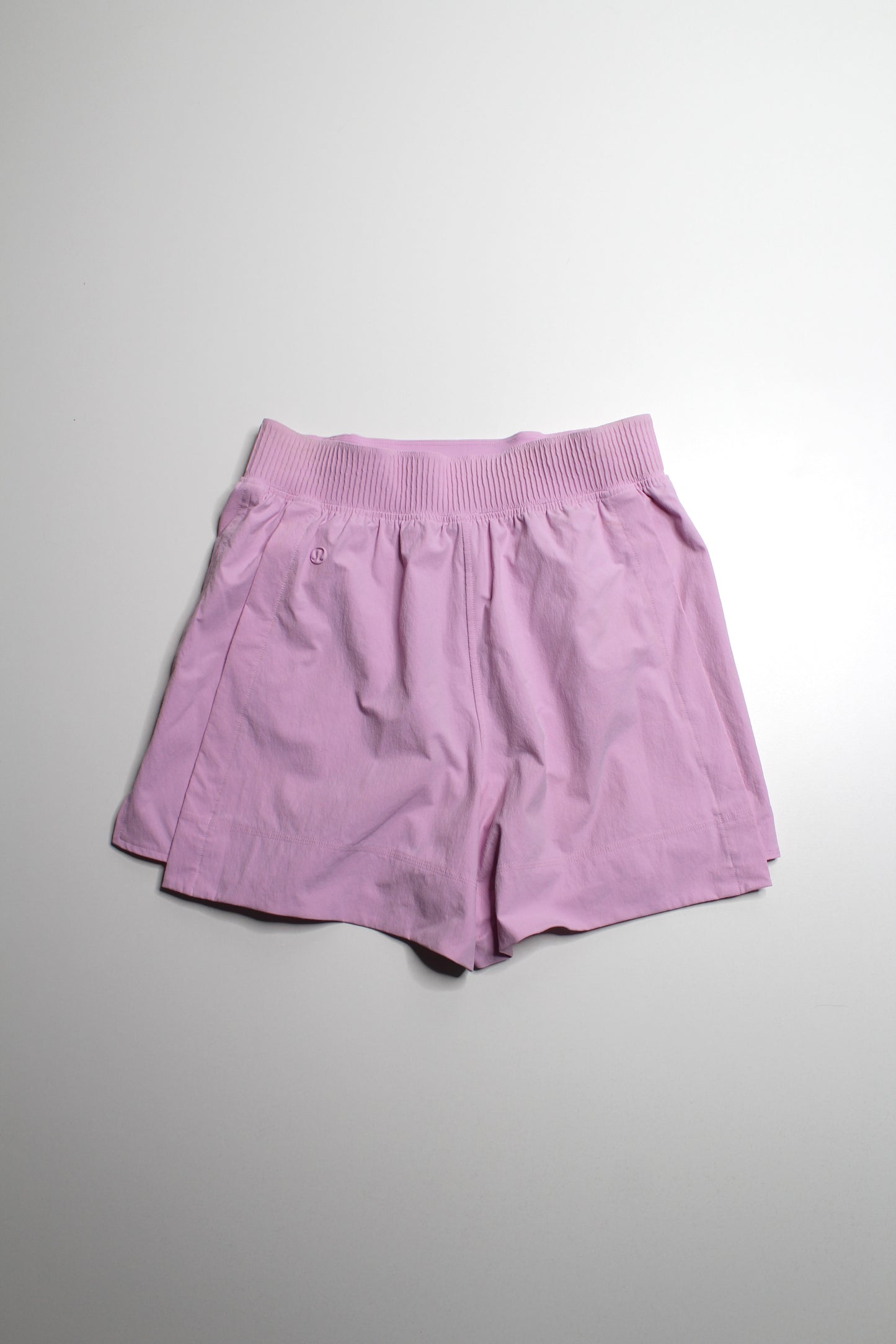 Lululemon vitapink ‘stretch woven relaxed-fit high-rise’ short, size small (size 6) (relaxed fit)  (4")
