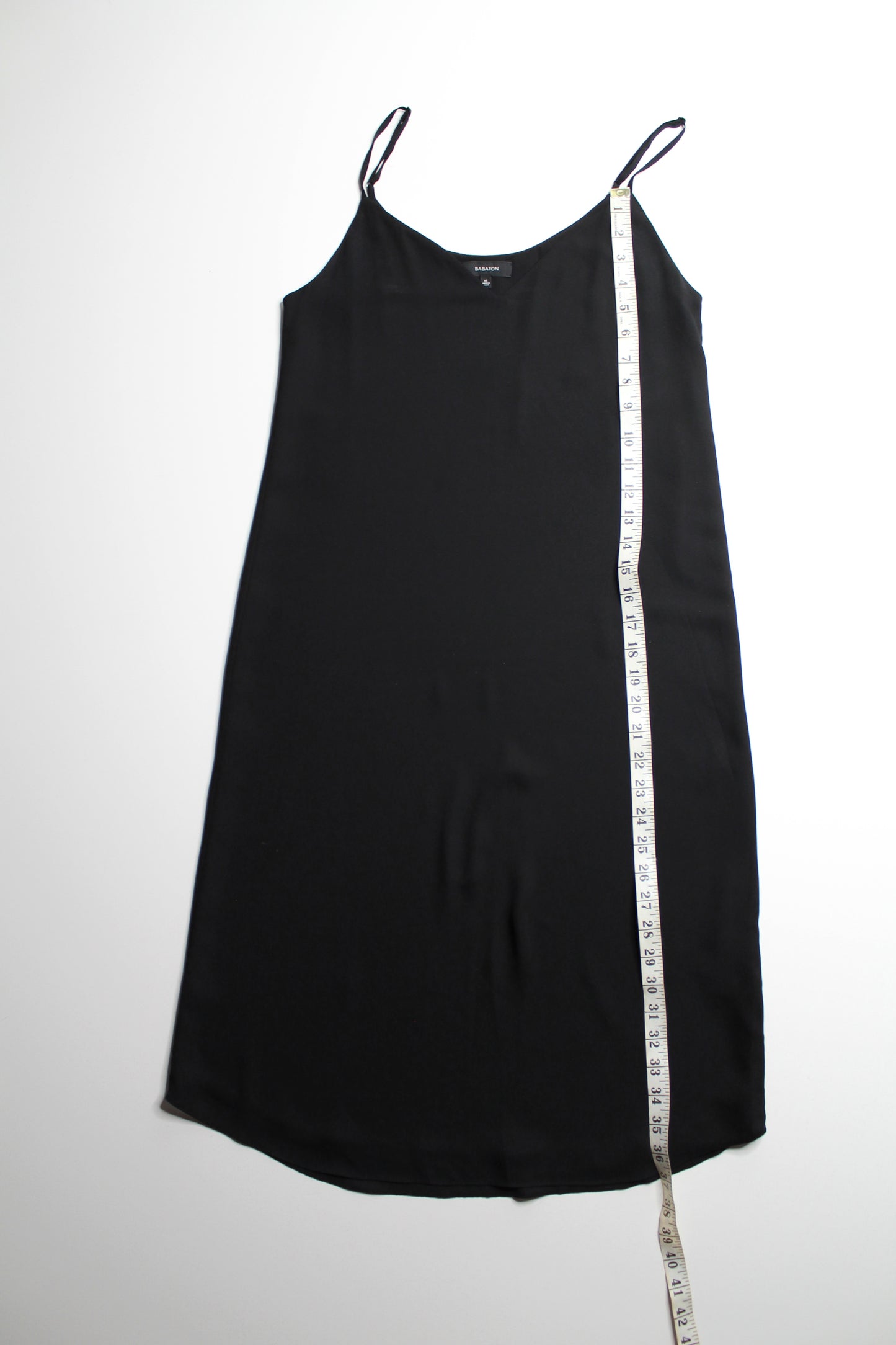 Aritzia Wilfred black everly v neck midi dress, size xsmall (relaxed fit)