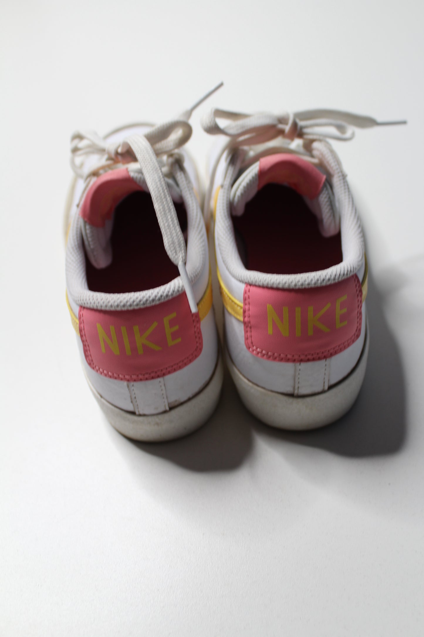 Nike low top sneaker, size 7 youth (fit like 8)