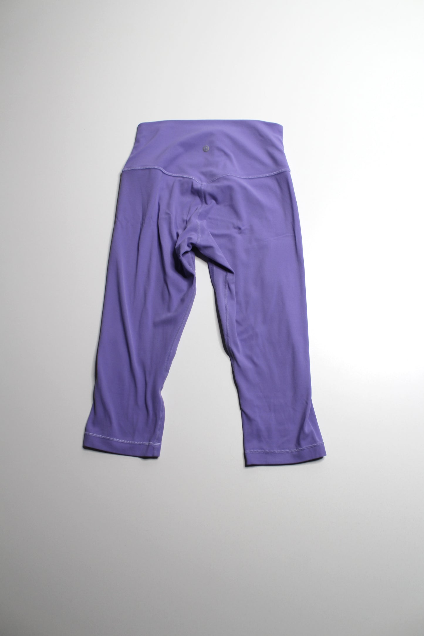 Lululemon lilac ‘align’ crop legging, size 6 (17")