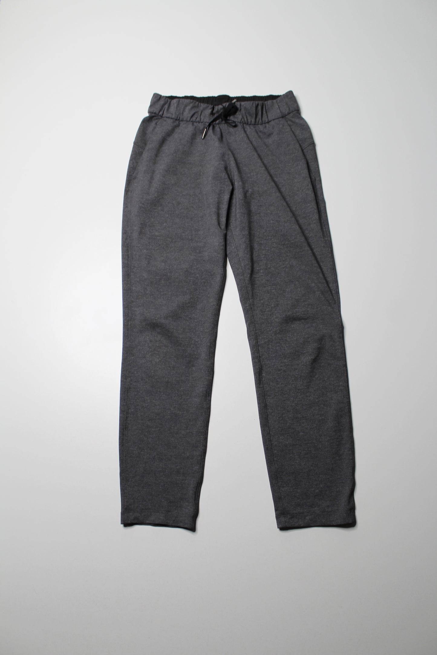 Lululemon heathered grey ‘on the fly’ pant, size 4 (relaxed fit) *full on luxtreme