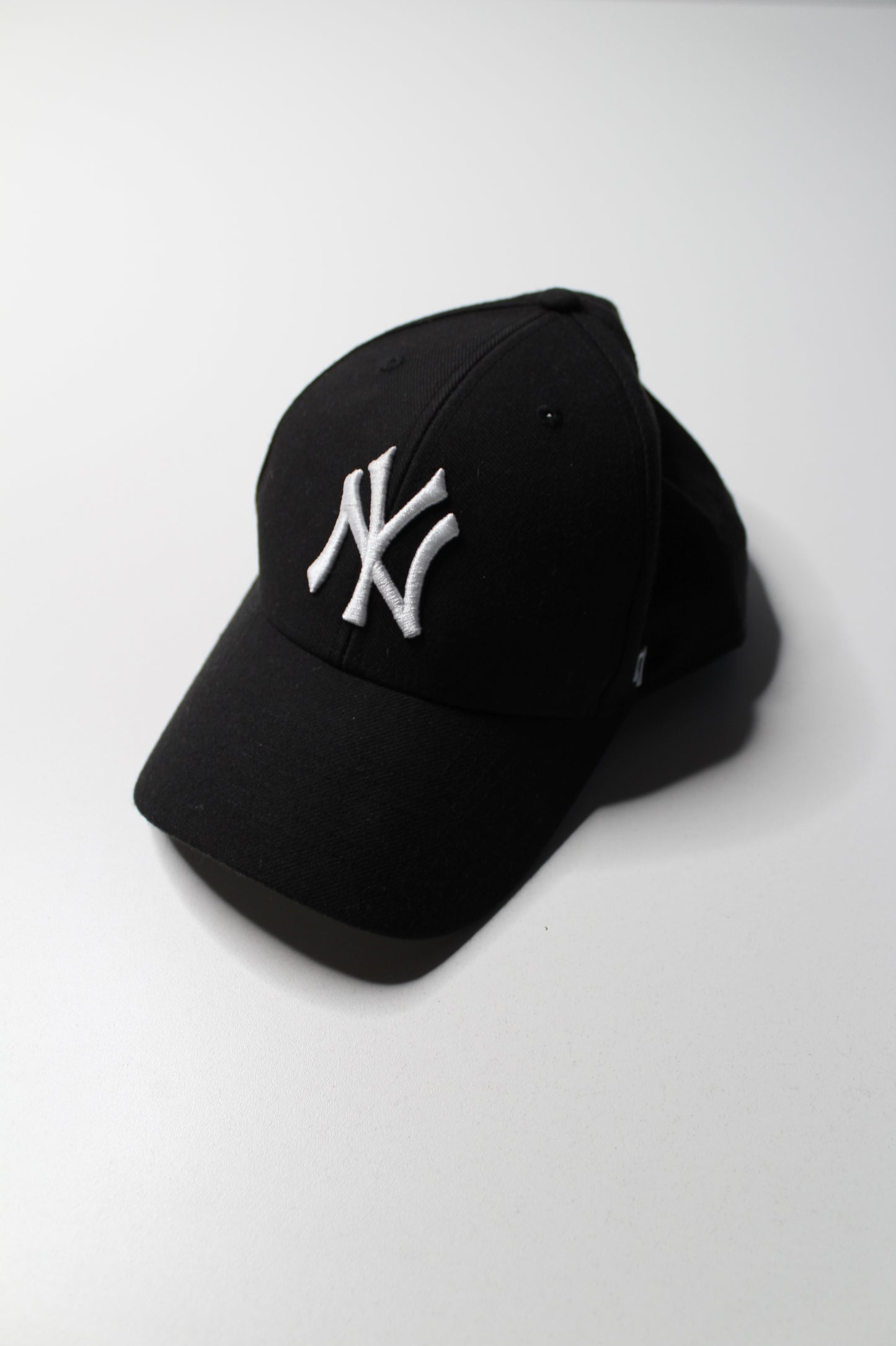 Brand 47 black/white Yankees hat