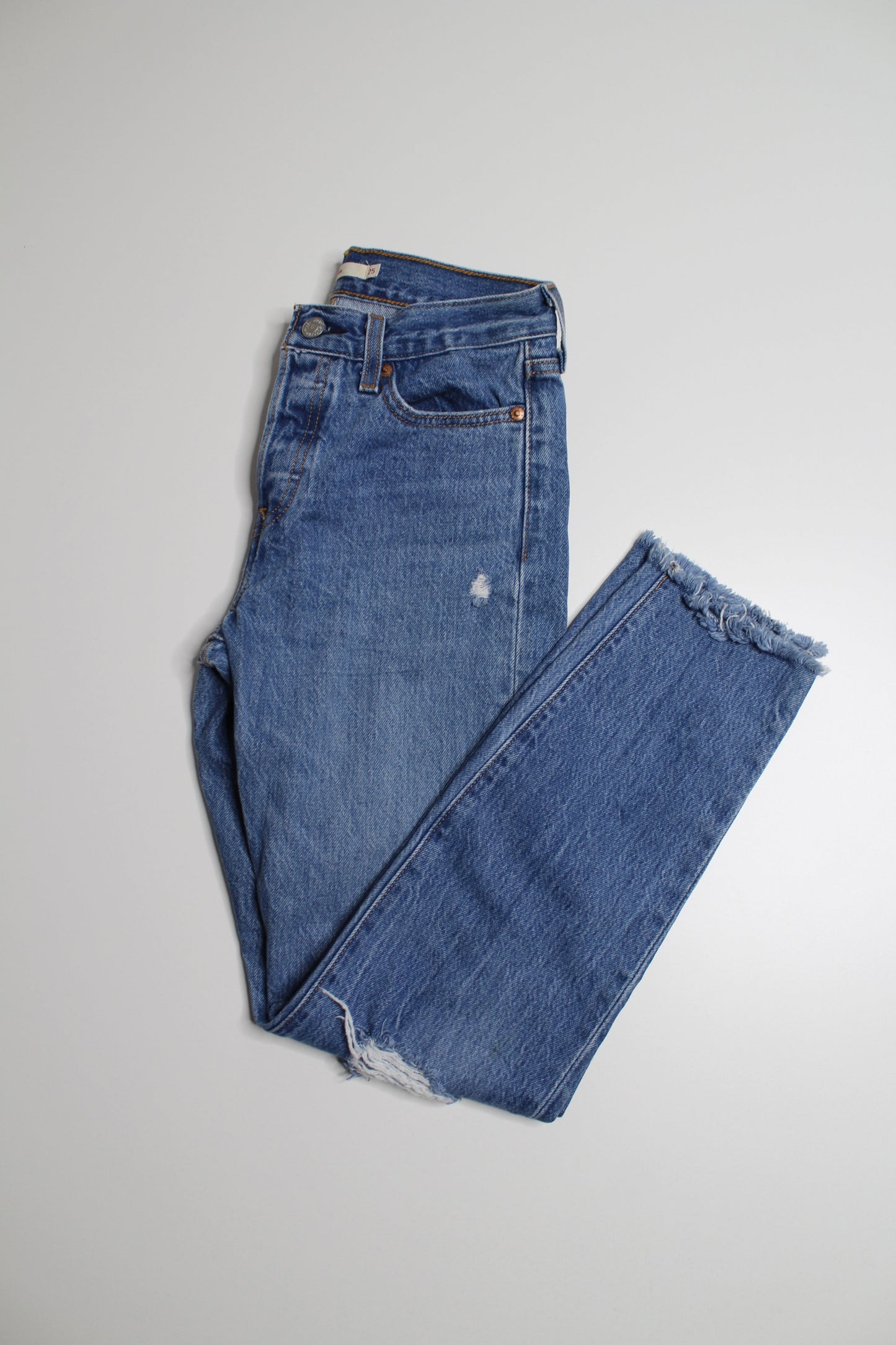 Levis high rise wedgie jeans, size 25