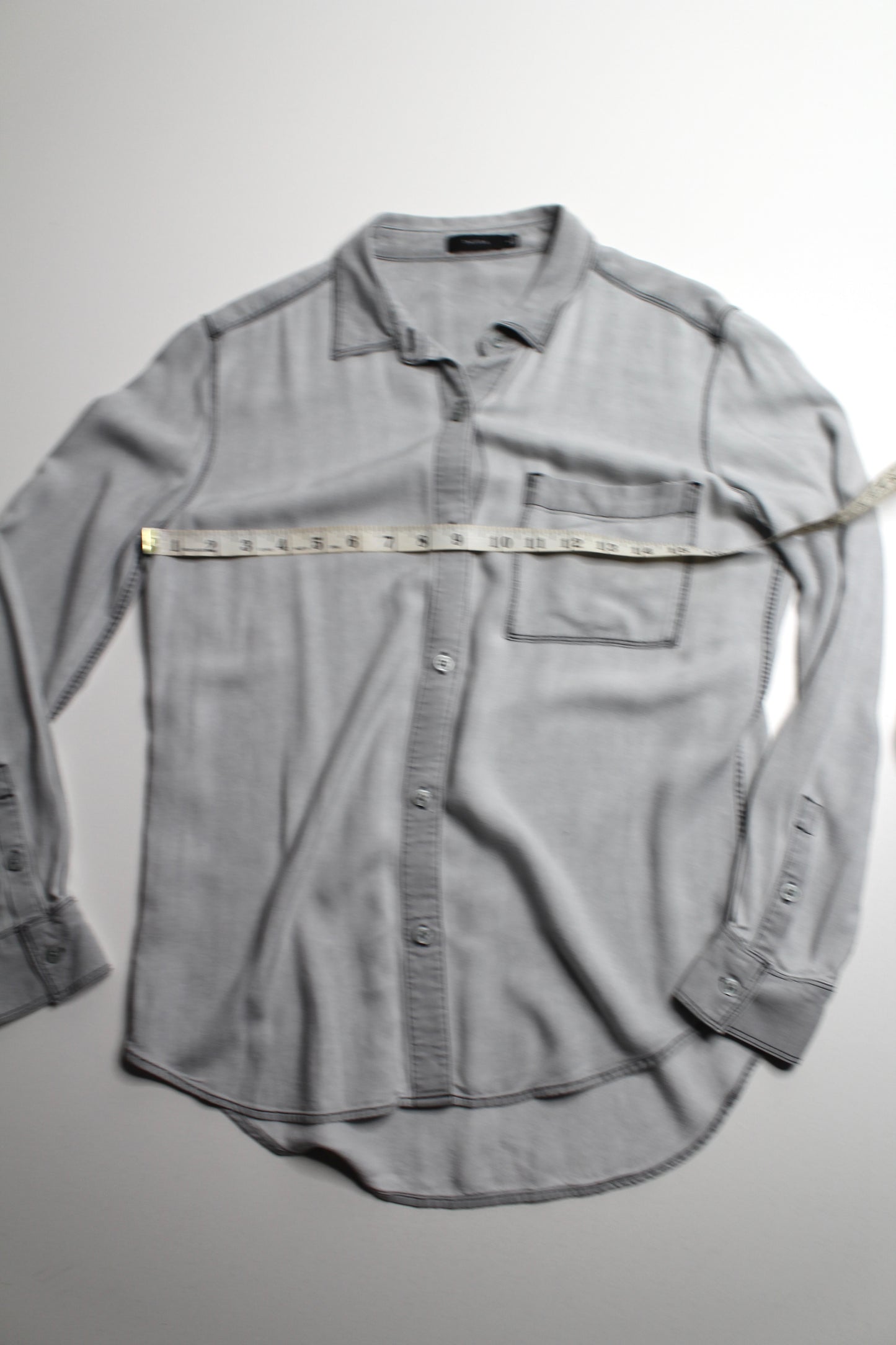 Aritzia Talula button up long sleeve, size small