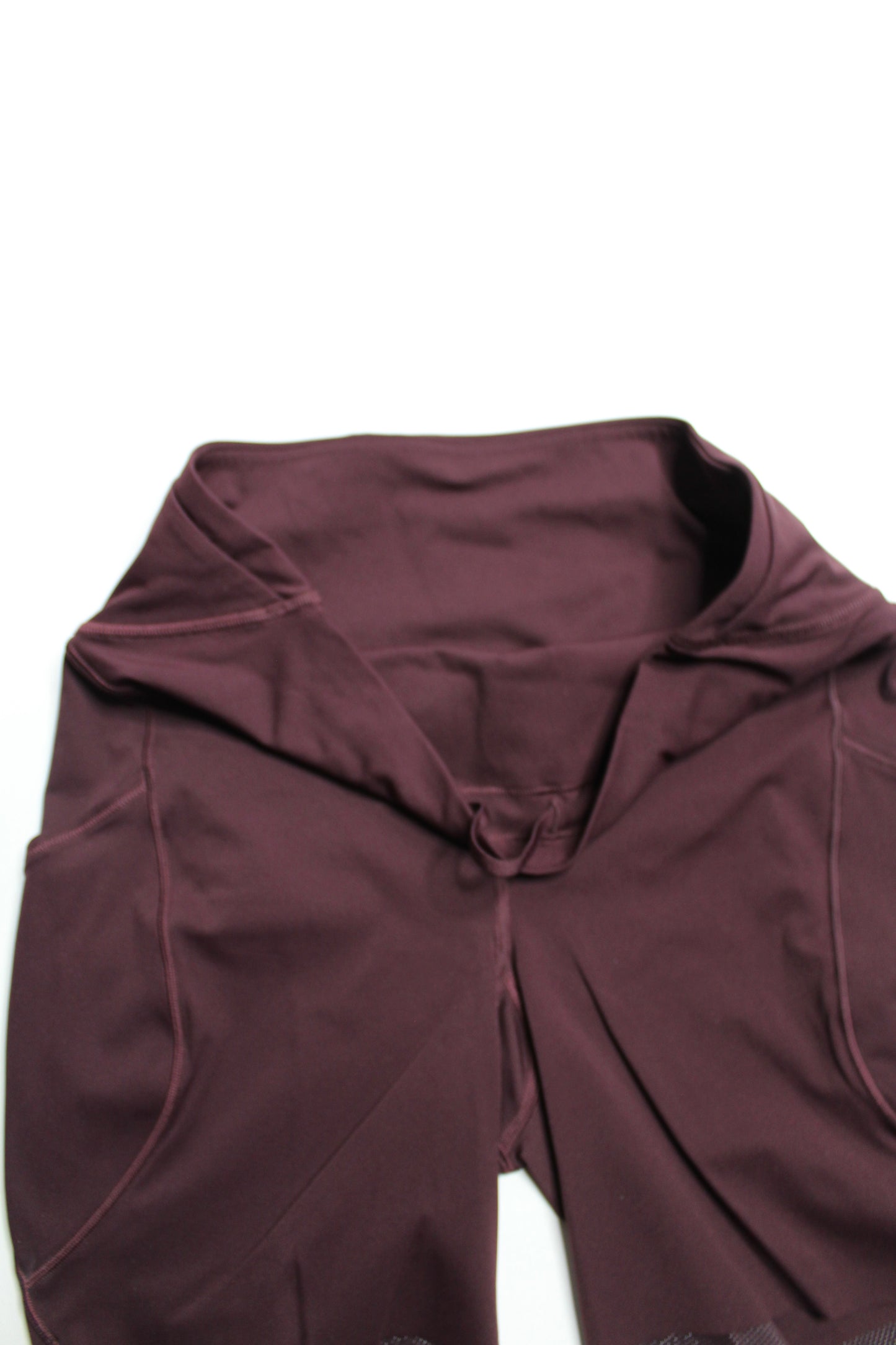 Lululemon good night plum ‘Fast and Free’ High-Rise shorts, size 8 (6”)