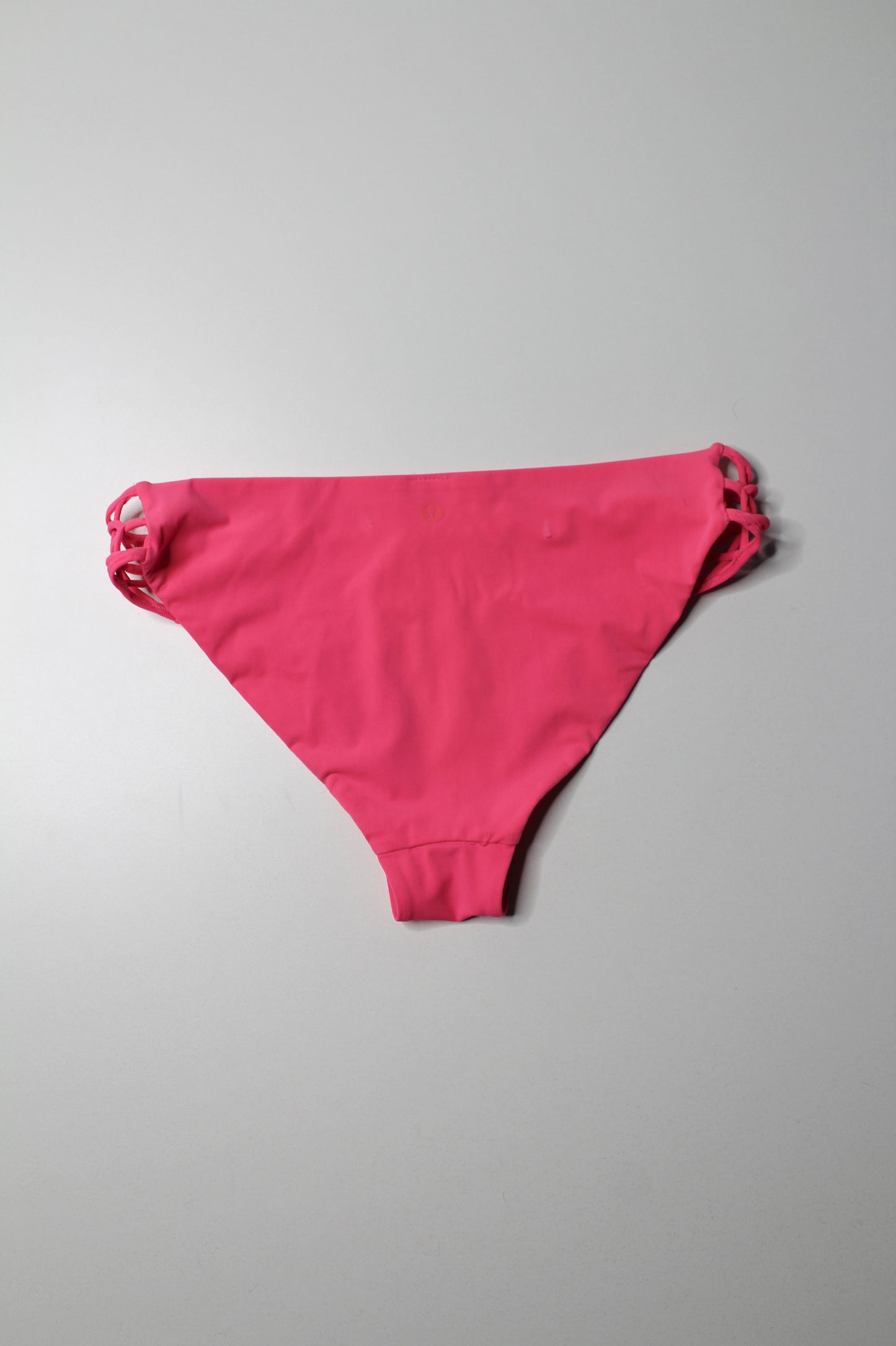 Lululemon pink ‘shoreline’ swim bottom, size 8 *flaw (sale: was $20)