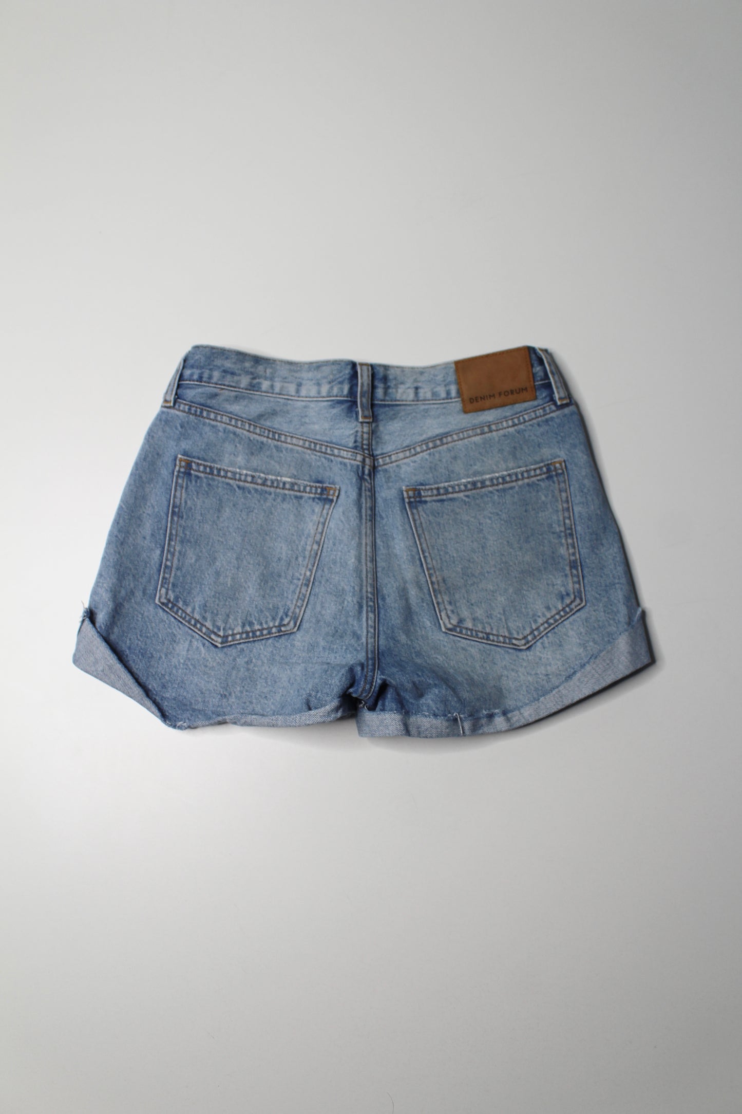 Aritzia Denim Forum ‘the farrah’ jean shorts, size 27