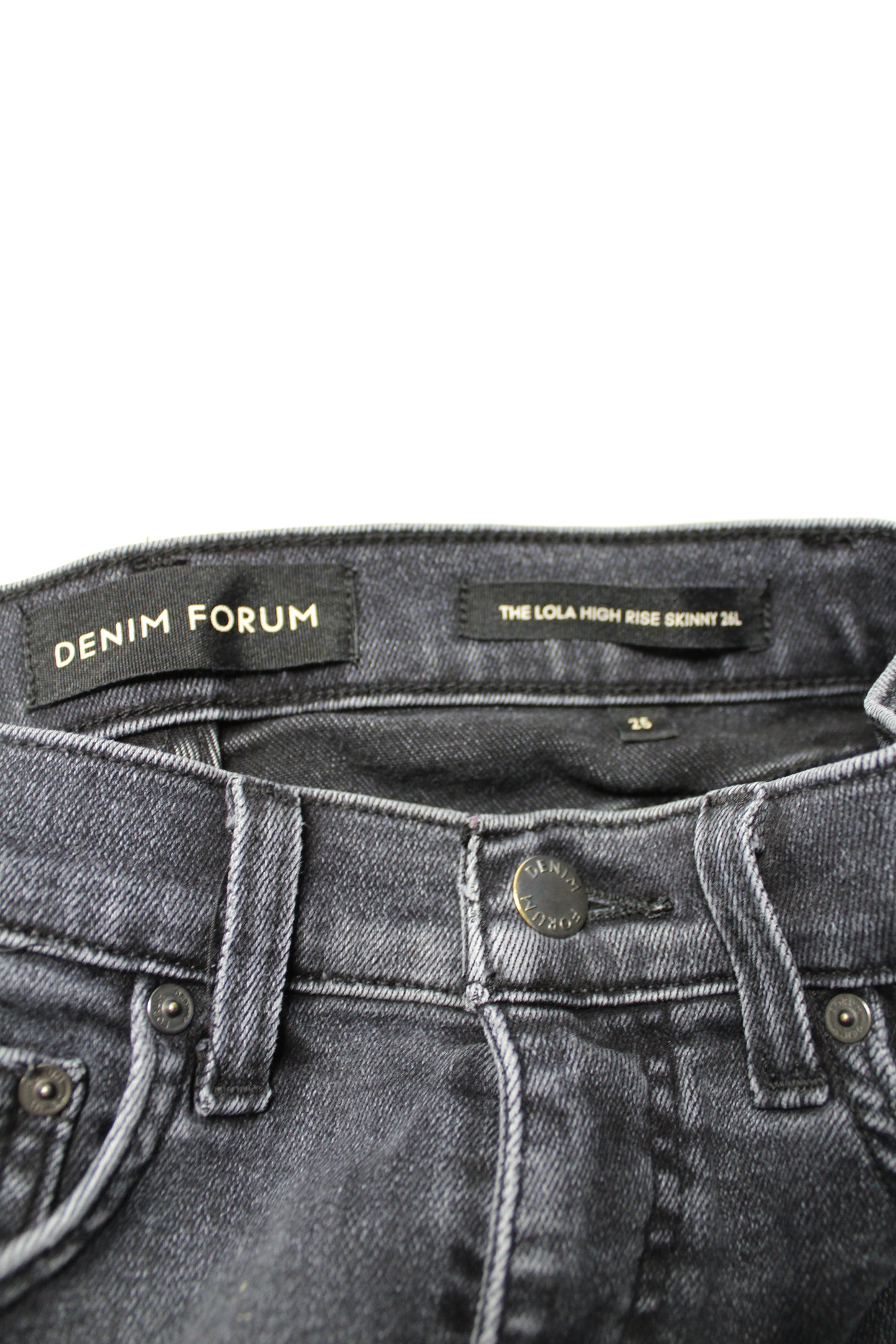 Aritzia Denim Forum black wash ‘Lola’ high rise skinny jeans, size 25 (26”)