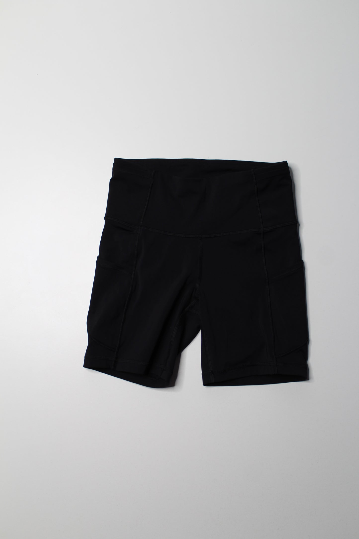 Lululemon black ‘fast and free’ shorts, size 4 (6”) *flaw