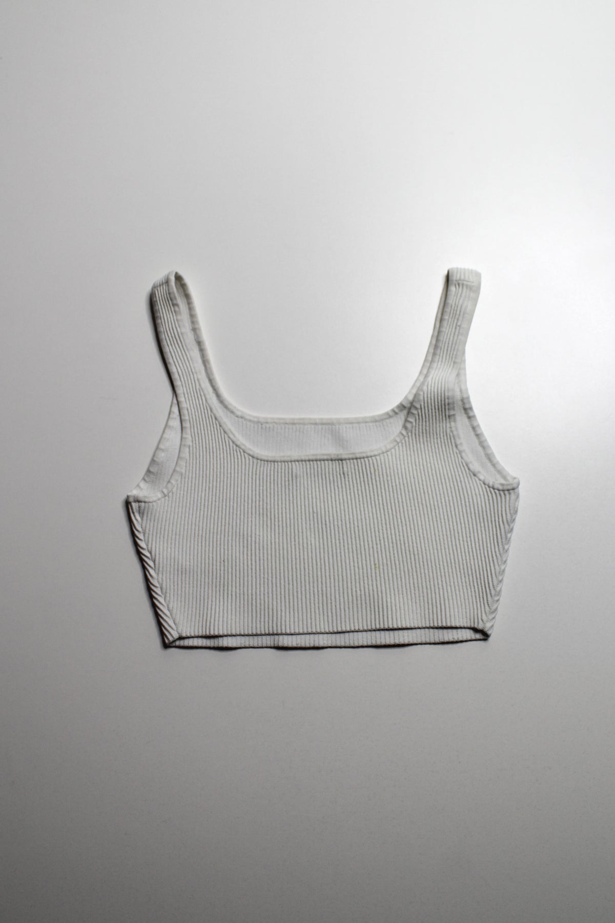 Aritzia Babaton white ribbed cropped sculpt tank, size medium