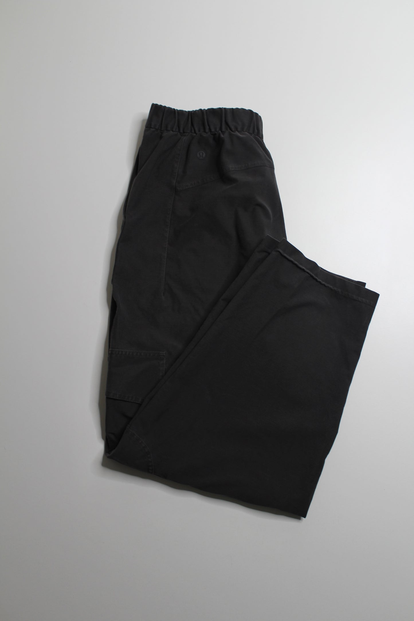 Lululemon graphite grey ‘light utilitech cargo pocket high rise’ pant, no size, fit like size 8 (loose fit)