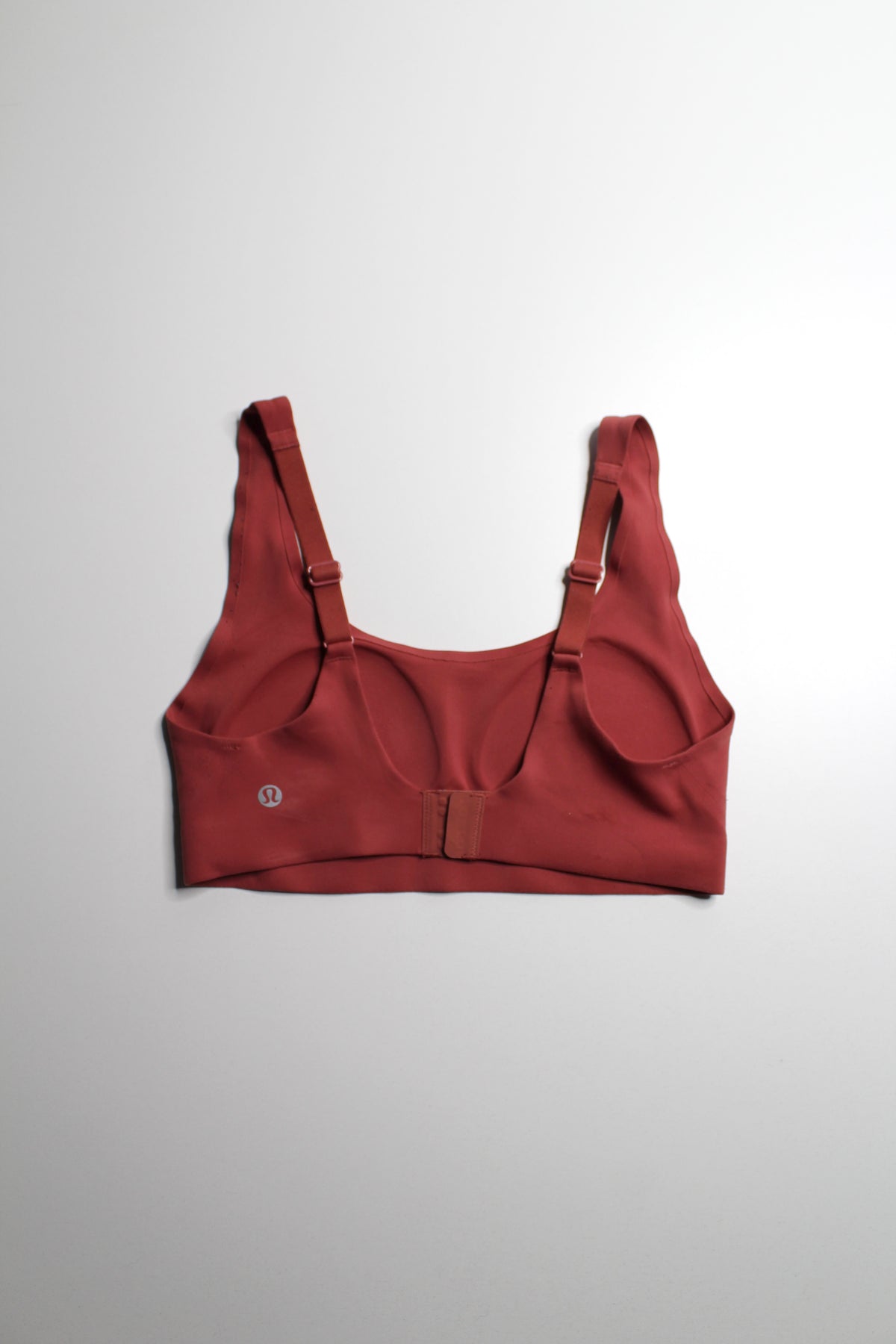 Lululemon soft cranberry ‘in alignment’ straight strap bra, size 6 (a/b cup)