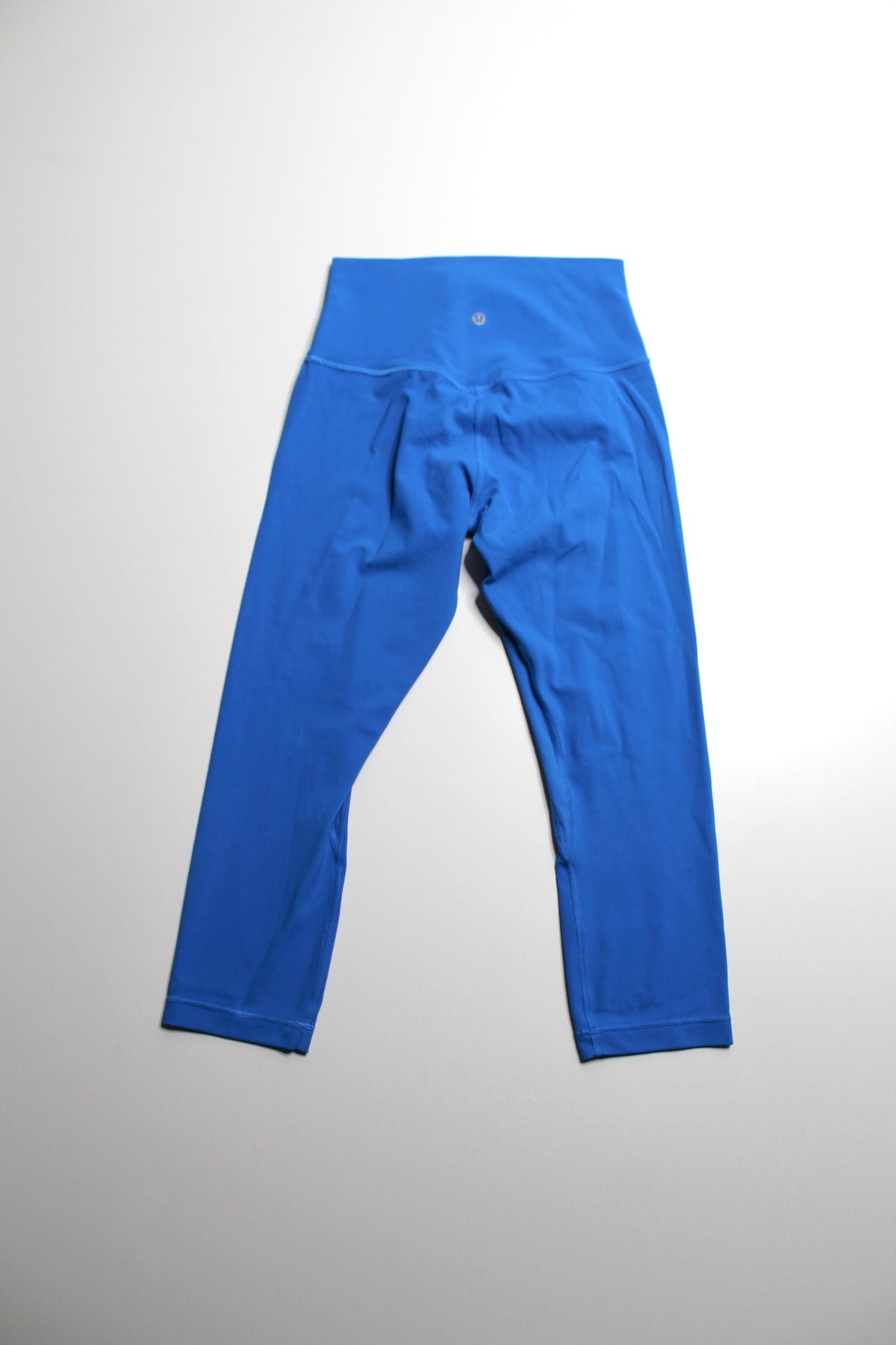 Lululemon poolside ‘align’ crop leggings, size 6 (21”)