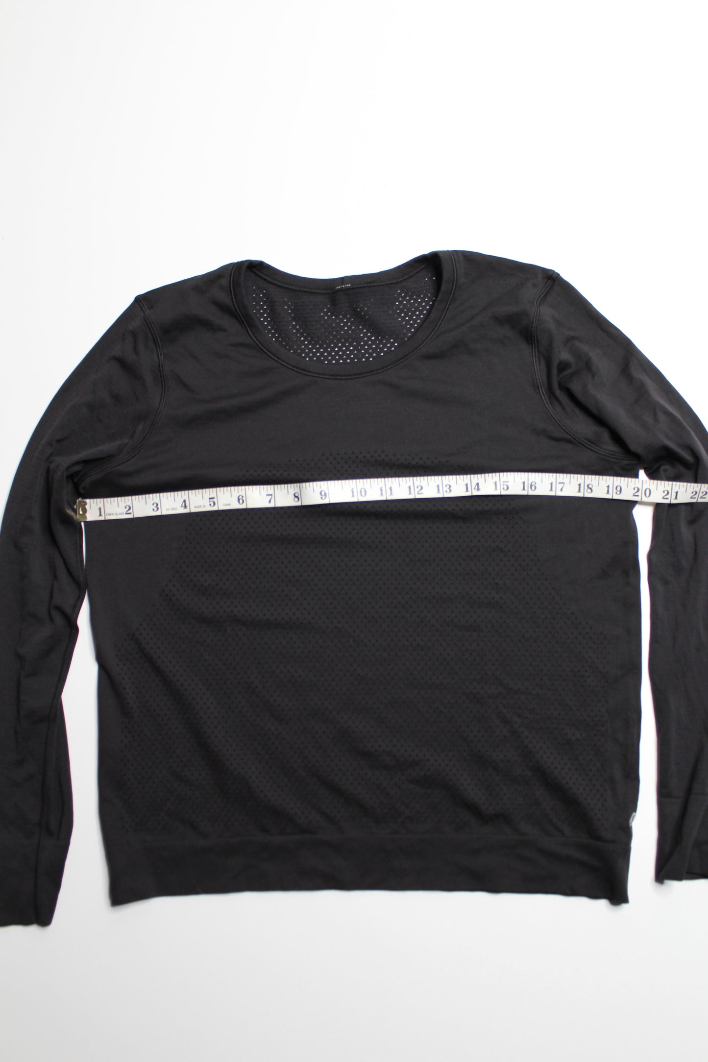 Lululemon black swiftly breeze long sleeve, no size. Fits like 8