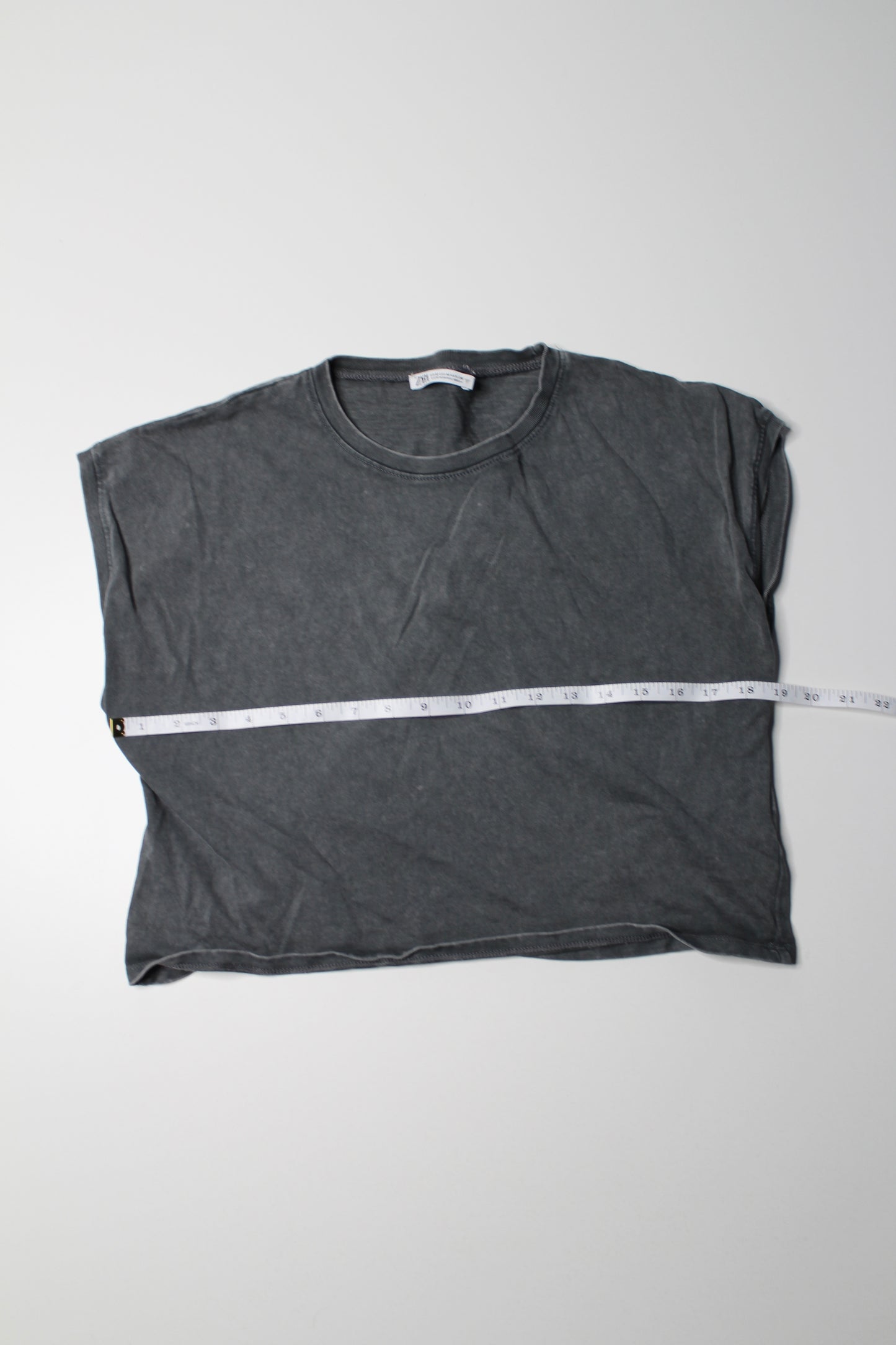 Zara grey cropped muscle tee, size medium
