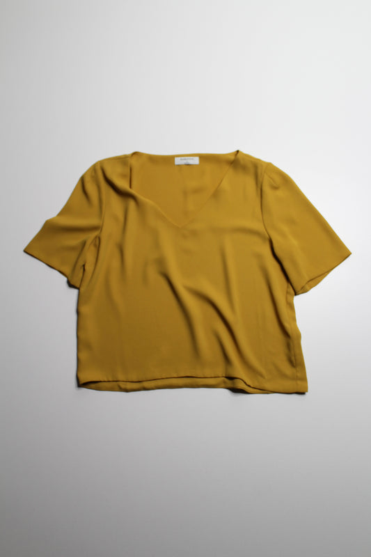 Aritzia Babaton yellow ‘randy’ short sleeve blouse, size small