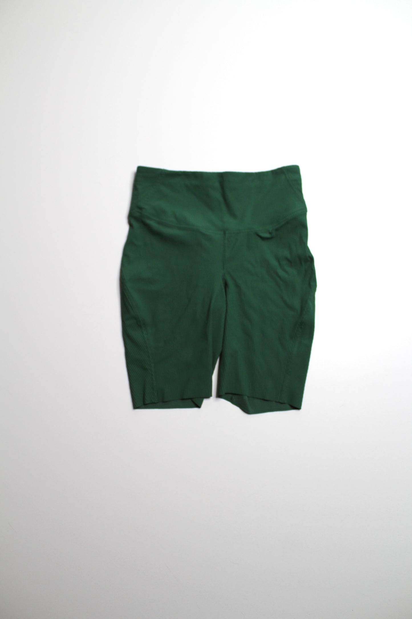 Lululemon everglade green base pace high-rise shorts, size 6 (8”) *ribbed nulux