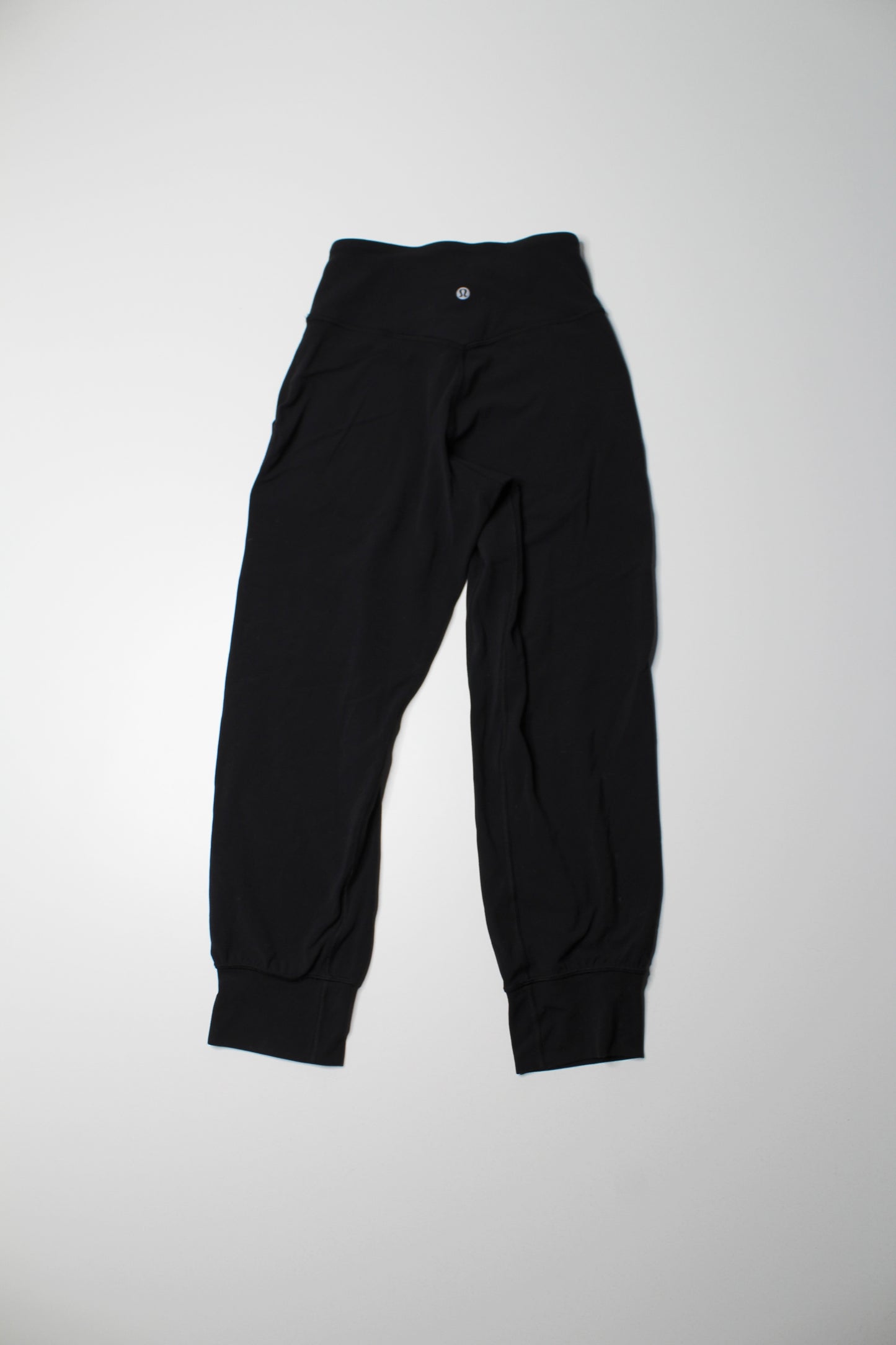 Lululemon black ‘align’ crop jogger, size 2 (23”)