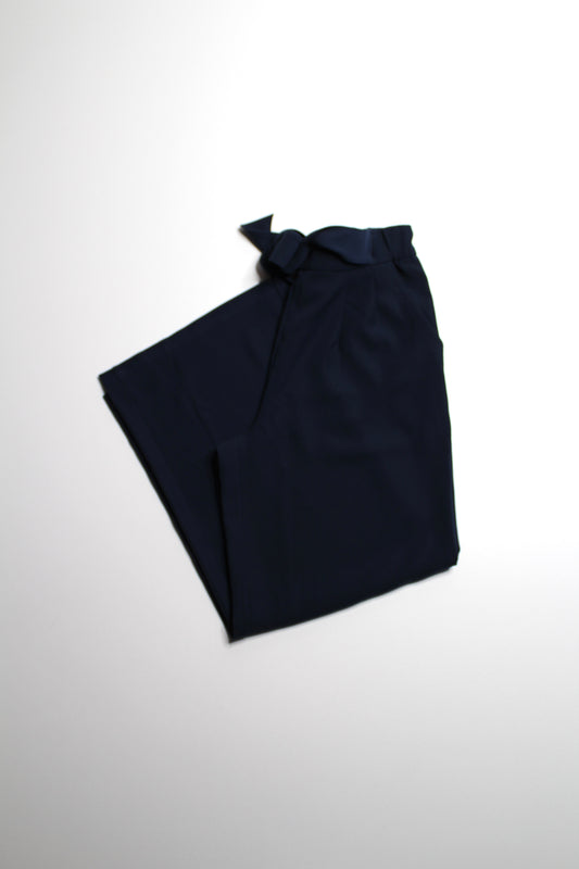 Lululemon true navy tie front belted ‘noir’ wide leg pant, size 8 (27”)